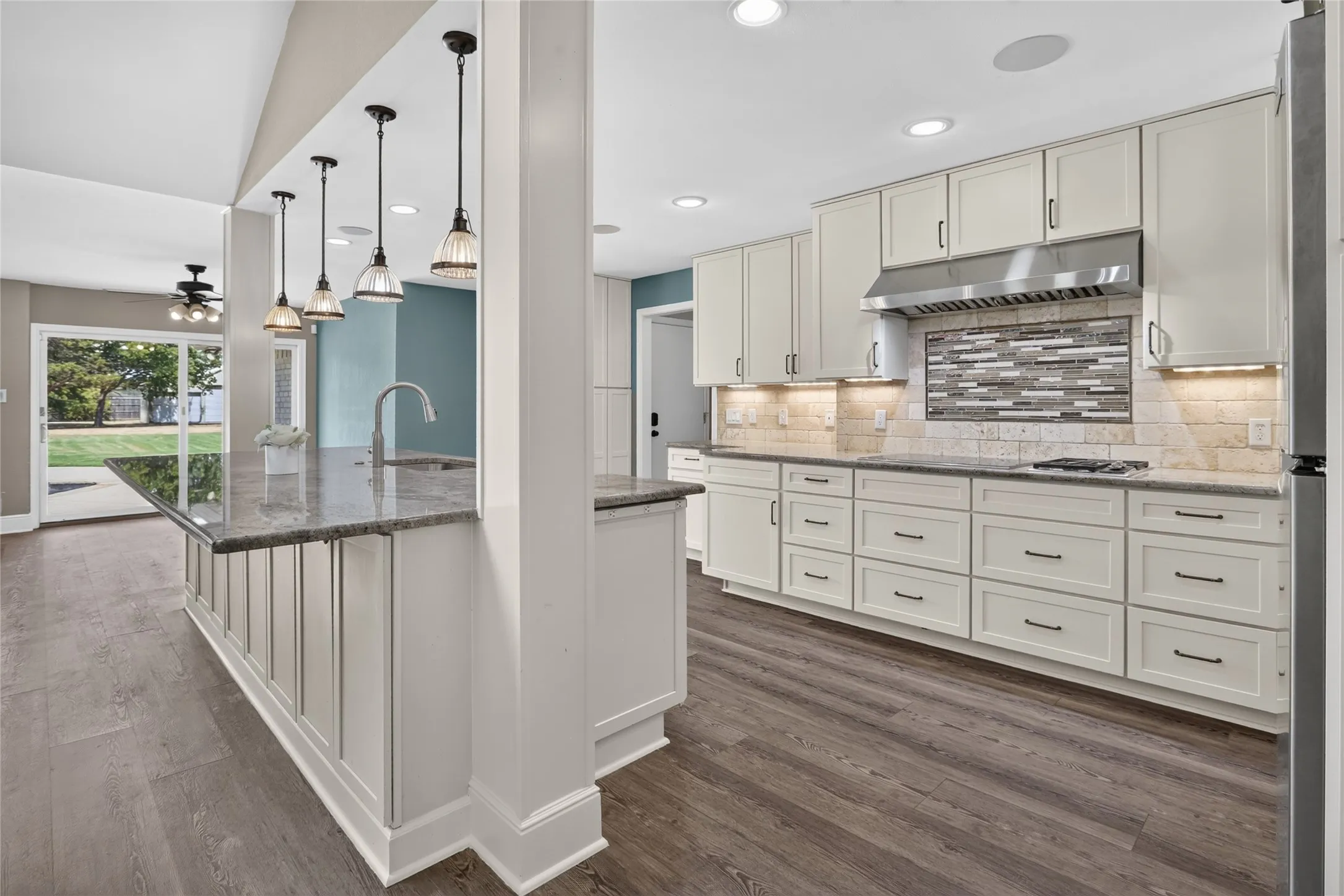Single Family Residence For Rent in Tarrant County , 1400 Emerald Circle, Southlake, Texas 76092, 5 Bedroom, 4 Bathroom, 2 Garage spaces, 3,576 Sqft, built in 1984, mls#21371192, Real Estate Agent in Southlake, Homes For Rent in Tarrant county, Homes For Rent in Southlake, Realtor in Southlake Texas, Real Estate Brokerage Independent Realty Texas, Luminita Cordes Realtor