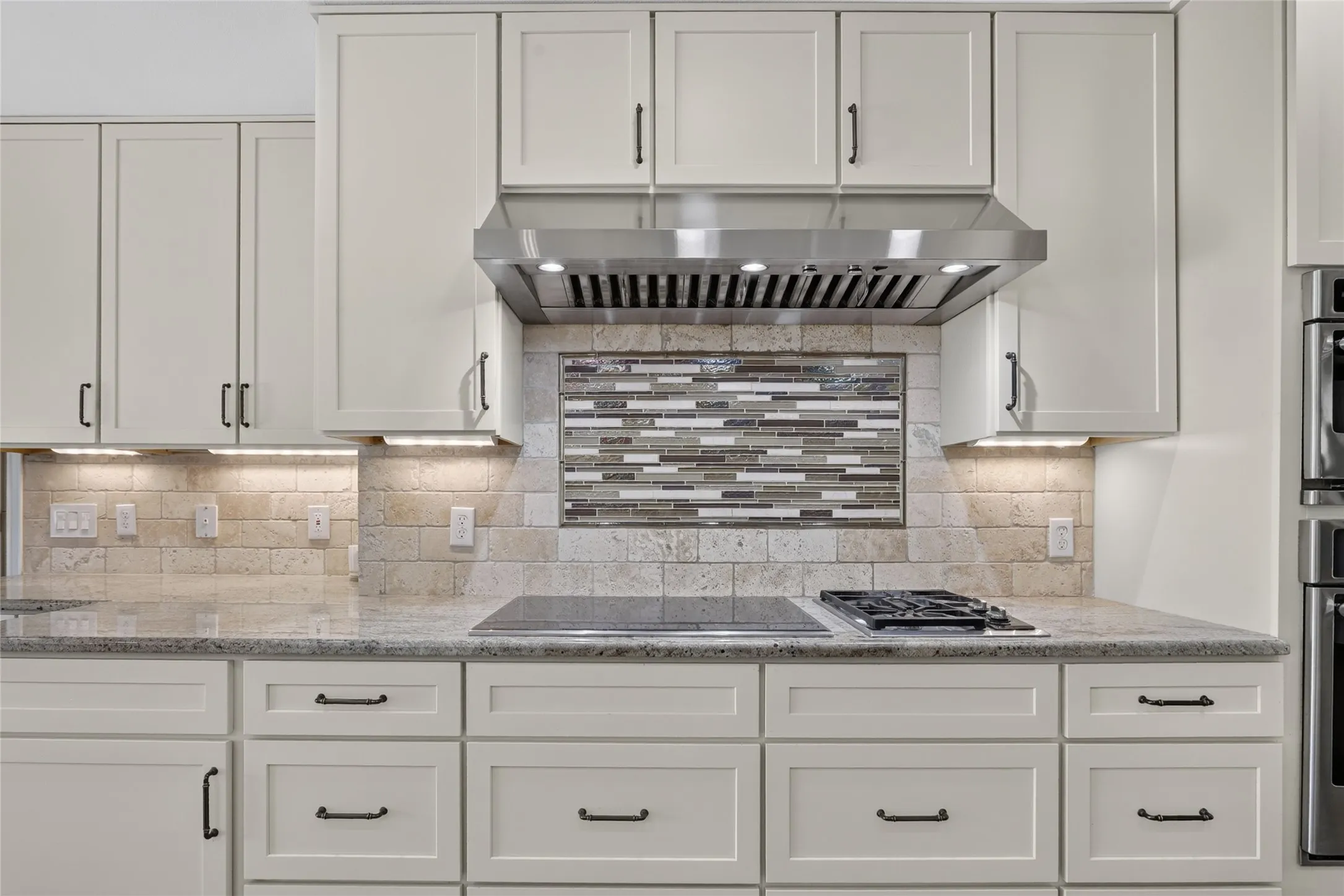 Single Family Residence For Rent in Tarrant County , 1400 Emerald Circle, Southlake, Texas 76092, 5 Bedroom, 4 Bathroom, 2 Garage spaces, 3,576 Sqft, built in 1984, mls#21371192, Real Estate Agent in Southlake, Homes For Rent in Tarrant county, Homes For Rent in Southlake, Realtor in Southlake Texas, Real Estate Brokerage Independent Realty Texas, Luminita Cordes Realtor