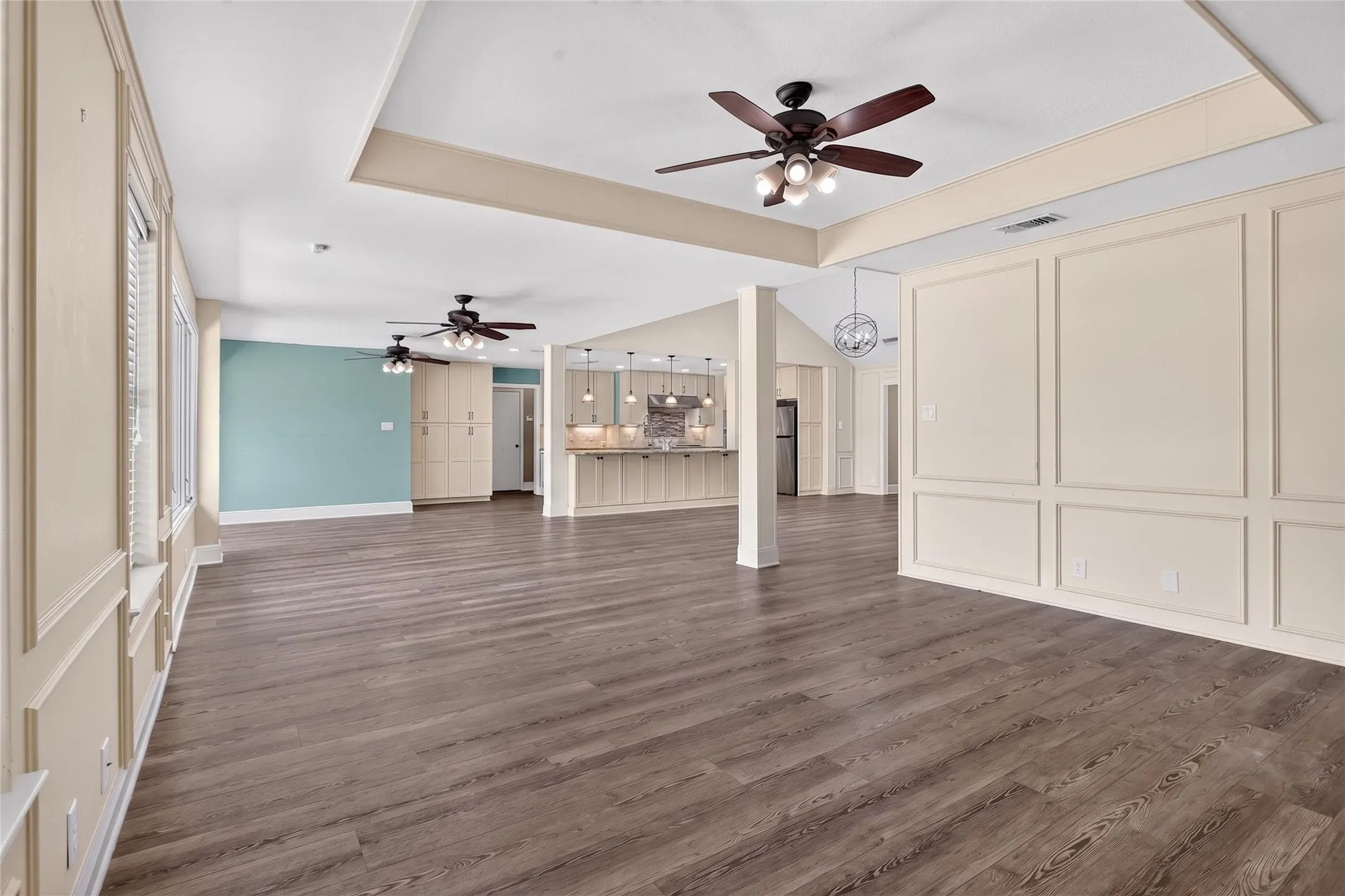 Single Family Residence For Rent in Tarrant County , 1400 Emerald Circle, Southlake, Texas 76092, 5 Bedroom, 4 Bathroom, 2 Garage spaces, 3,576 Sqft, built in 1984, mls#21371192, Real Estate Agent in Southlake, Homes For Rent in Tarrant county, Homes For Rent in Southlake, Realtor in Southlake Texas, Real Estate Brokerage Independent Realty Texas, Luminita Cordes Realtor