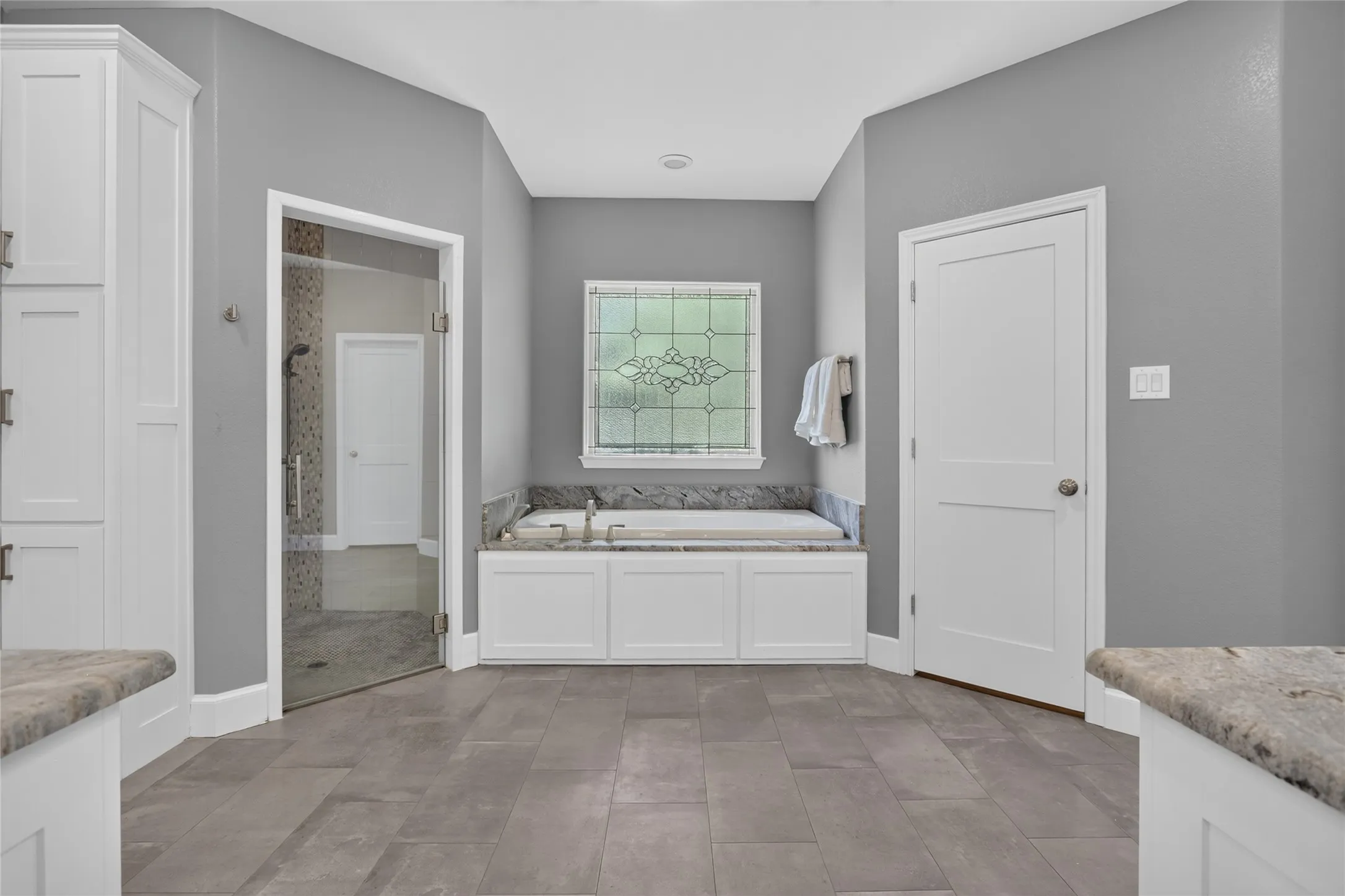 Single Family Residence For Rent in Tarrant County , 1400 Emerald Circle, Southlake, Texas 76092, 5 Bedroom, 4 Bathroom, 2 Garage spaces, 3,576 Sqft, built in 1984, mls#21371192, Real Estate Agent in Southlake, Homes For Rent in Tarrant county, Homes For Rent in Southlake, Realtor in Southlake Texas, Real Estate Brokerage Independent Realty Texas, Luminita Cordes Realtor