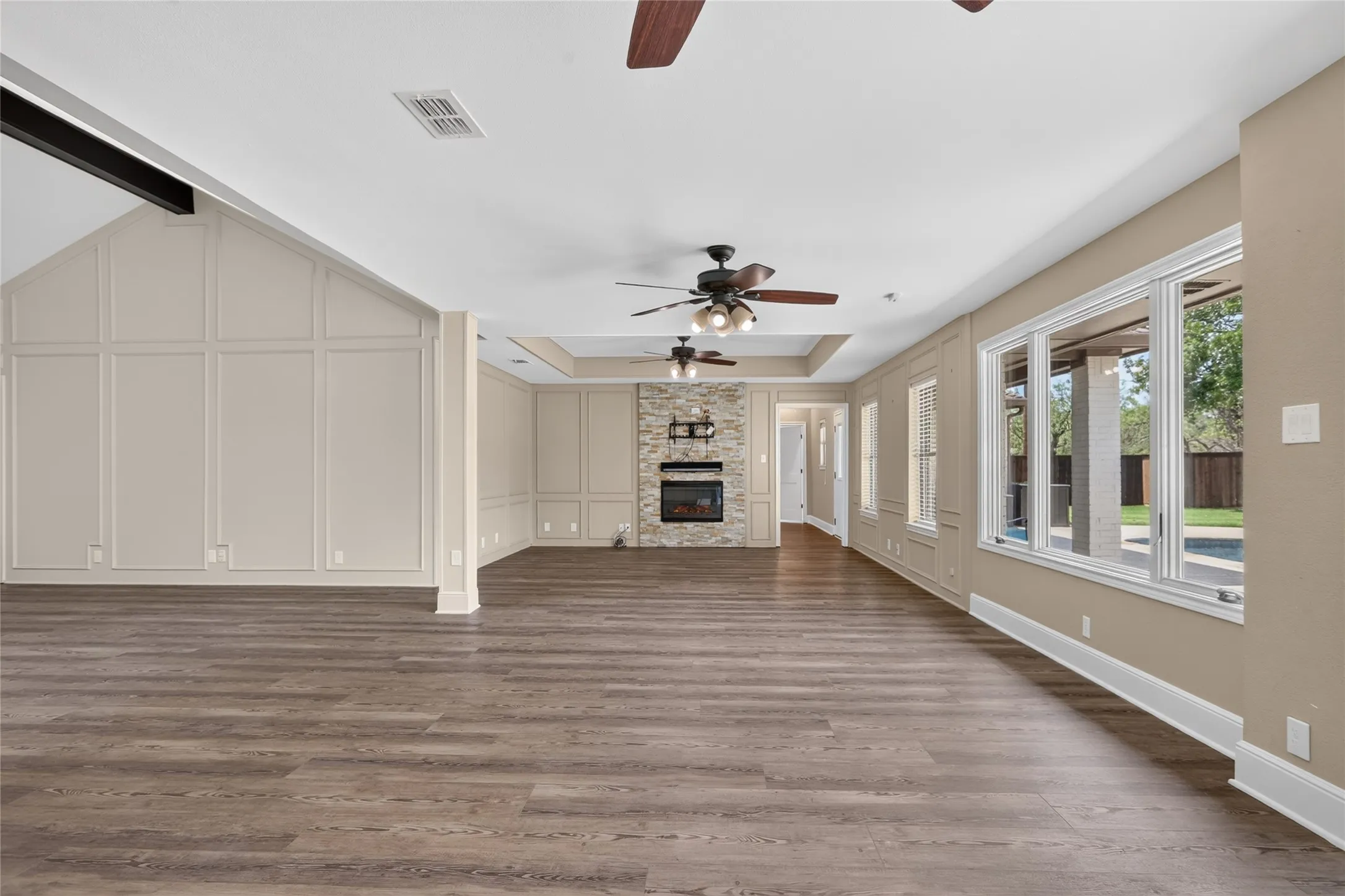 Single Family Residence For Rent in Tarrant County , 1400 Emerald Circle, Southlake, Texas 76092, 5 Bedroom, 4 Bathroom, 2 Garage spaces, 3,576 Sqft, built in 1984, mls#21371192, Real Estate Agent in Southlake, Homes For Rent in Tarrant county, Homes For Rent in Southlake, Realtor in Southlake Texas, Real Estate Brokerage Independent Realty Texas, Luminita Cordes Realtor