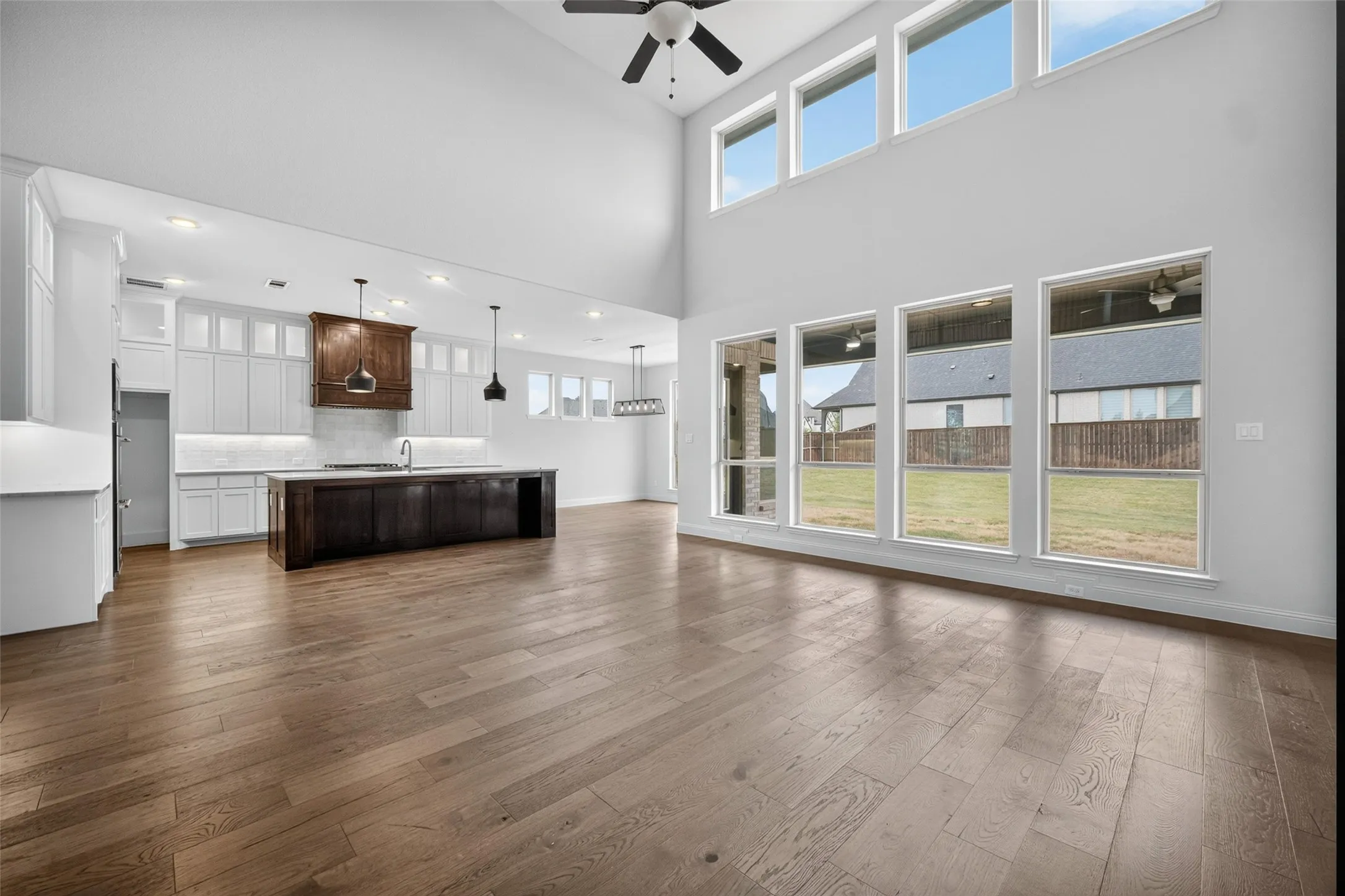 Single Family Residence For Rent in Johnson County , 1316 Limestone Ridge Road, Mansfield, Texas 76063, 4 Bedroom, 5 Bathroom, 3 Garage spaces, 4,063 Sqft, built in 2022, mls#21369828, Real Estate Agent in Mansfield, Homes For Rent in Johnson county, Homes For Rent in Mansfield, Realtor in Mansfield Texas, Real Estate Brokerage Independent Realty Texas, Luminita Cordes Realtor