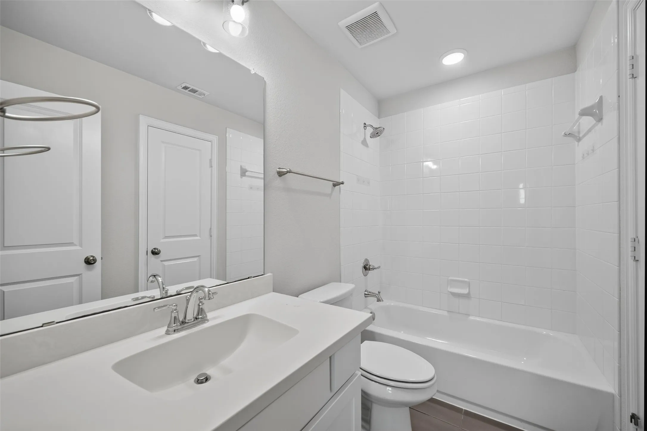 Single Family Residence For Rent in Johnson County , 1316 Limestone Ridge Road, Mansfield, Texas 76063, 4 Bedroom, 5 Bathroom, 3 Garage spaces, 4,063 Sqft, built in 2022, mls#21369828, Real Estate Agent in Mansfield, Homes For Rent in Johnson county, Homes For Rent in Mansfield, Realtor in Mansfield Texas, Real Estate Brokerage Independent Realty Texas, Luminita Cordes Realtor