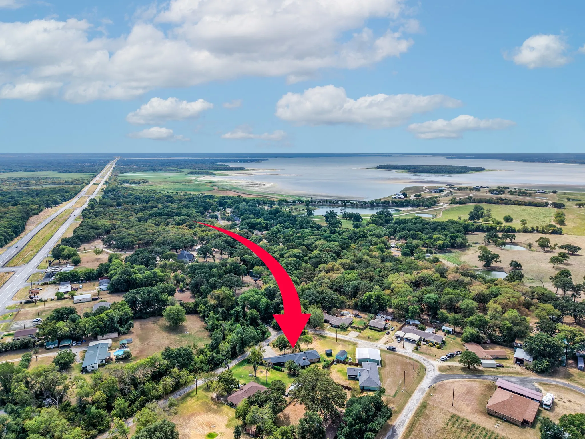 Single Family Residence For Sale in Kaufman County , 15651 Watson Drive, Kemp, Texas 75143, 3 Bedroom, 2 Bathroom, 2 Garage spaces, 1,772 Sqft, built in 1989, mls#21372996, Real Estate Agent in Kemp, Homes For Sale in Kaufman county, Homes For Sale in Kemp, Realtor in Kemp Texas, Real Estate Brokerage Independent Realty Texas, Luminita Cordes Realtor