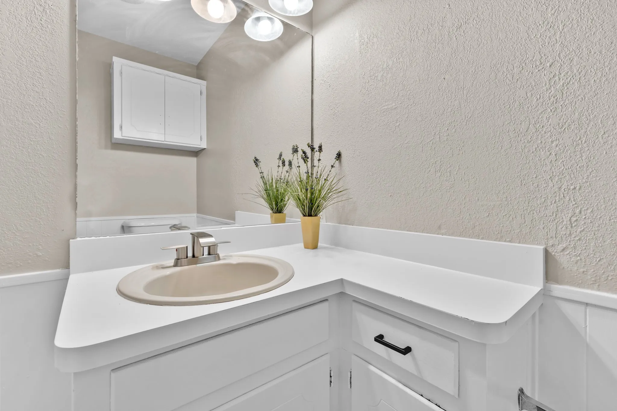 Single Family Residence For Sale in Kaufman County , 15651 Watson Drive, Kemp, Texas 75143, 3 Bedroom, 2 Bathroom, 2 Garage spaces, 1,772 Sqft, built in 1989, mls#21372996, Real Estate Agent in Kemp, Homes For Sale in Kaufman county, Homes For Sale in Kemp, Realtor in Kemp Texas, Real Estate Brokerage Independent Realty Texas, Luminita Cordes Realtor