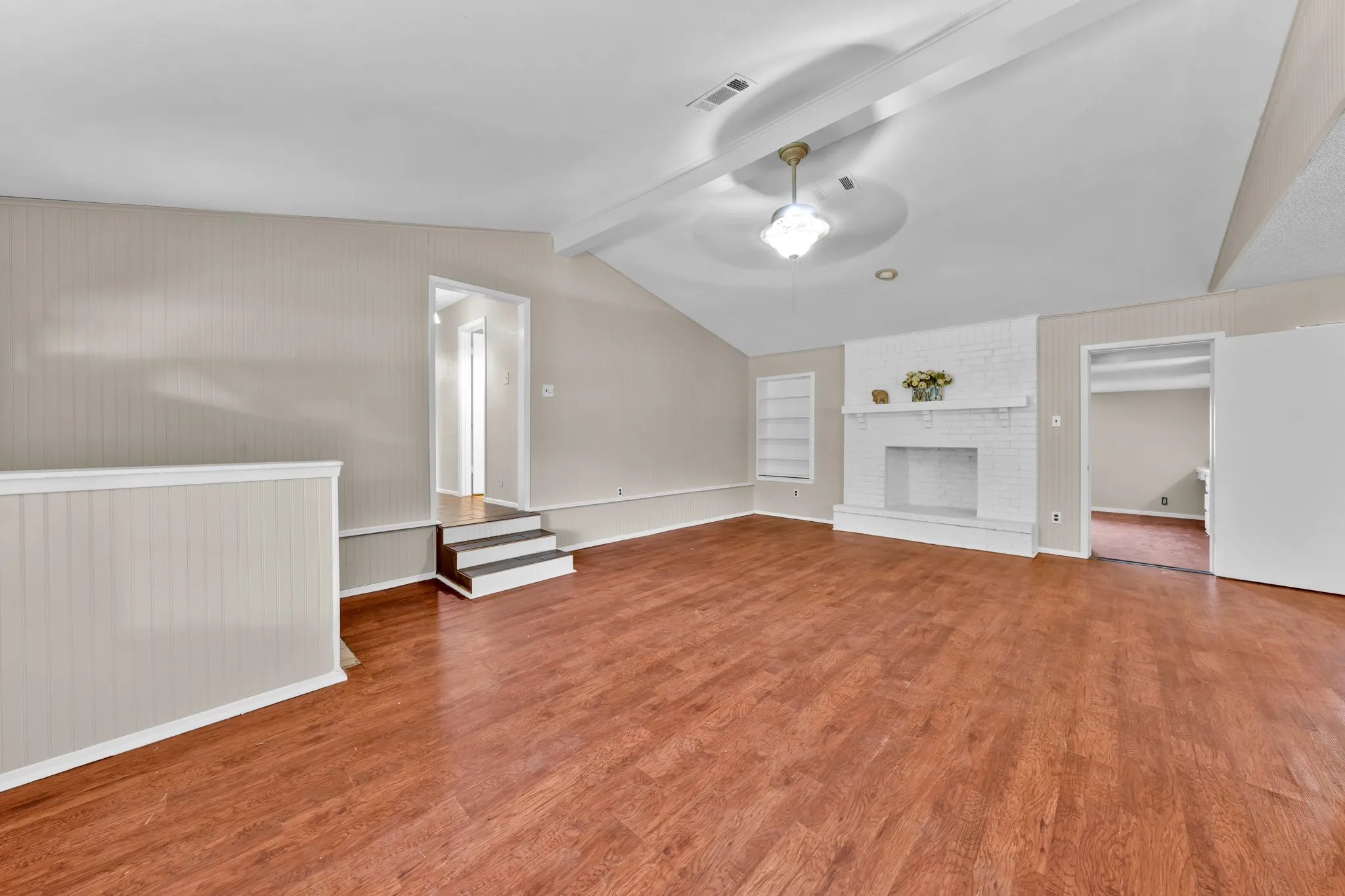 Single Family Residence For Sale in Kaufman County , 15651 Watson Drive, Kemp, Texas 75143, 3 Bedroom, 2 Bathroom, 2 Garage spaces, 1,772 Sqft, built in 1989, mls#21372996, Real Estate Agent in Kemp, Homes For Sale in Kaufman county, Homes For Sale in Kemp, Realtor in Kemp Texas, Real Estate Brokerage Independent Realty Texas, Luminita Cordes Realtor