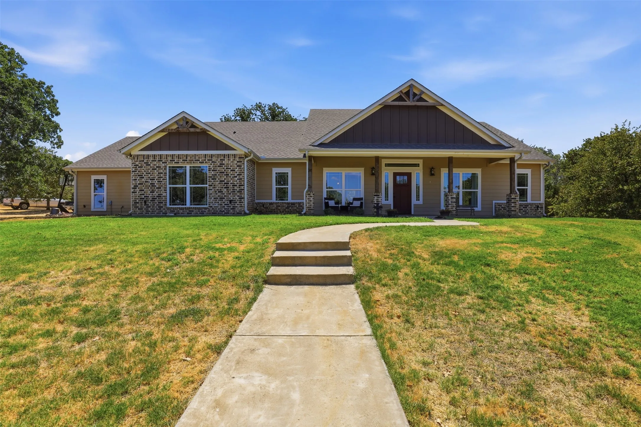 Single Family Residence For Sale in Erath County , 3570 County Road 180, Stephenville, Texas 76401, 4 Bedroom, 4 Bathroom, Garage spaces, 2,655 Sqft, built in 2016, mls#21372983, Real Estate Agent in Stephenville, Homes For Sale in Erath county, Homes For Sale in Stephenville, Realtor in Stephenville Texas, Real Estate Brokerage Independent Realty Texas, Luminita Cordes Realtor