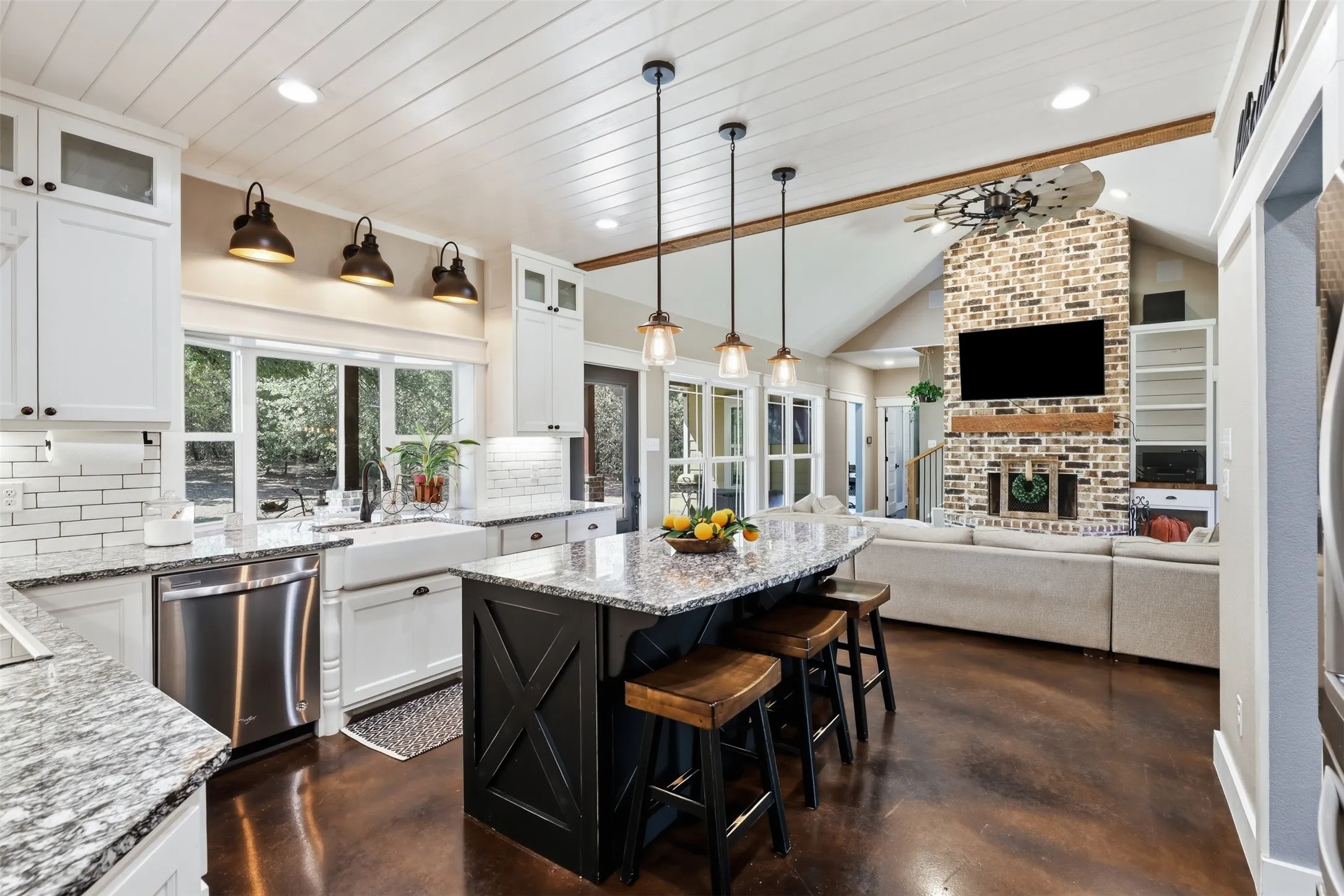 Single Family Residence For Sale in Erath County , 3570 County Road 180, Stephenville, Texas 76401, 4 Bedroom, 4 Bathroom, Garage spaces, 2,655 Sqft, built in 2016, mls#21372983, Real Estate Agent in Stephenville, Homes For Sale in Erath county, Homes For Sale in Stephenville, Realtor in Stephenville Texas, Real Estate Brokerage Independent Realty Texas, Luminita Cordes Realtor