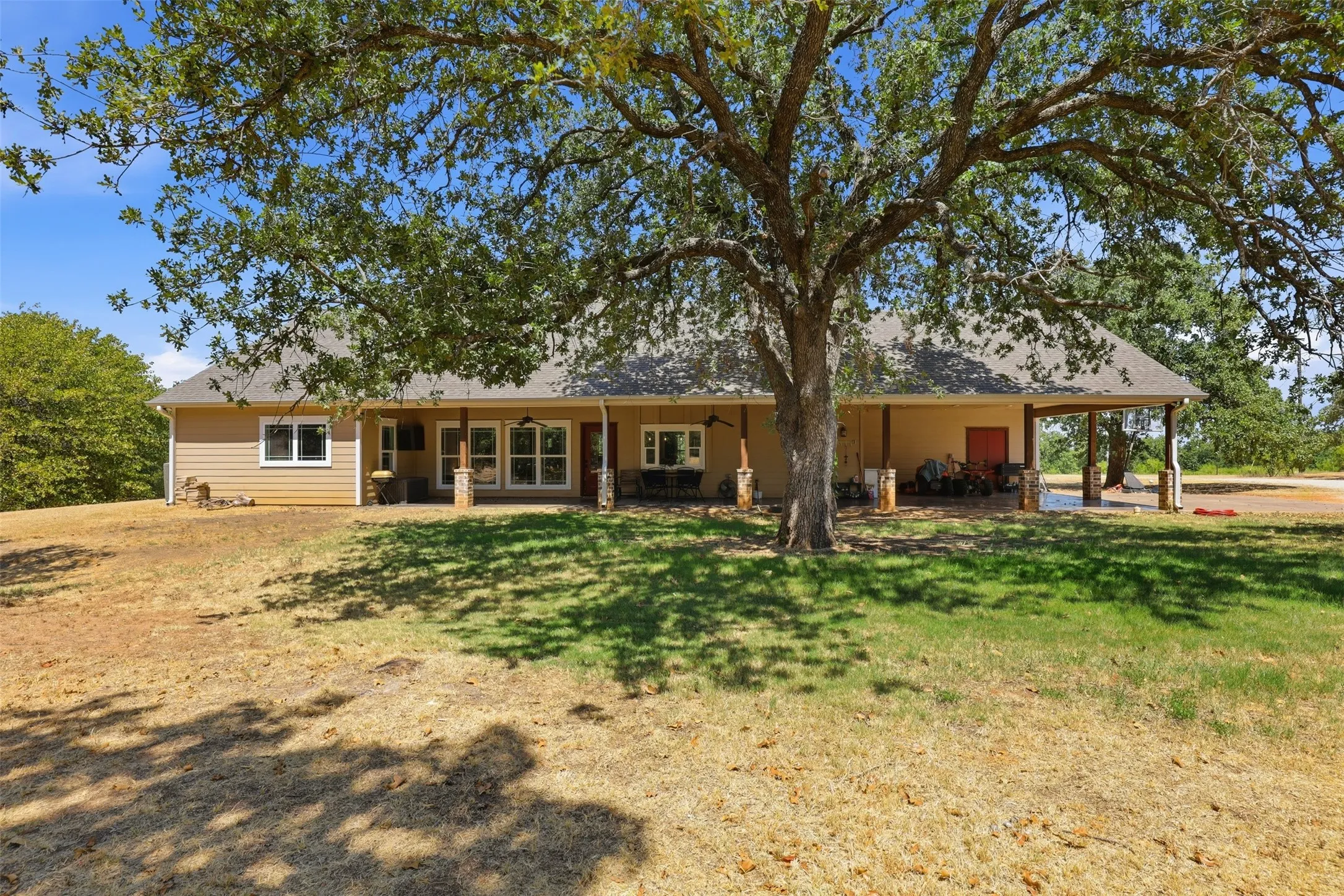 Single Family Residence For Sale in Erath County , 3570 County Road 180, Stephenville, Texas 76401, 4 Bedroom, 4 Bathroom, Garage spaces, 2,655 Sqft, built in 2016, mls#21372983, Real Estate Agent in Stephenville, Homes For Sale in Erath county, Homes For Sale in Stephenville, Realtor in Stephenville Texas, Real Estate Brokerage Independent Realty Texas, Luminita Cordes Realtor