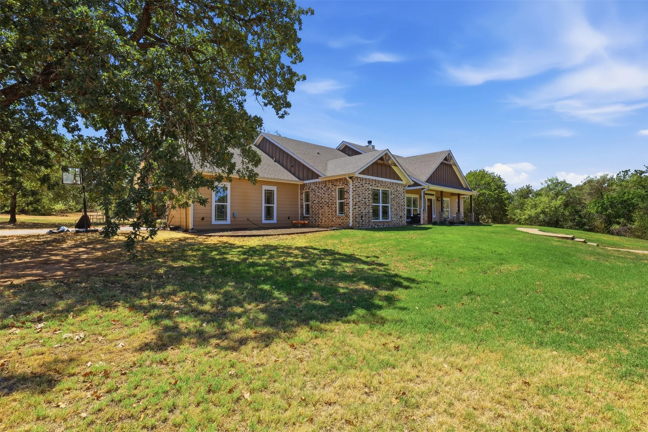 Single Family Residence For Sale in Erath County , 3570 County Road 180, Stephenville, Texas 76401, 4 Bedroom, 4 Bathroom, Garage spaces, 2,655 Sqft, built in 2016, mls#21372983, Real Estate Agent in Stephenville, Homes For Sale in Erath county, Homes For Sale in Stephenville, Realtor in Stephenville Texas, Real Estate Brokerage Independent Realty Texas, Luminita Cordes Realtor