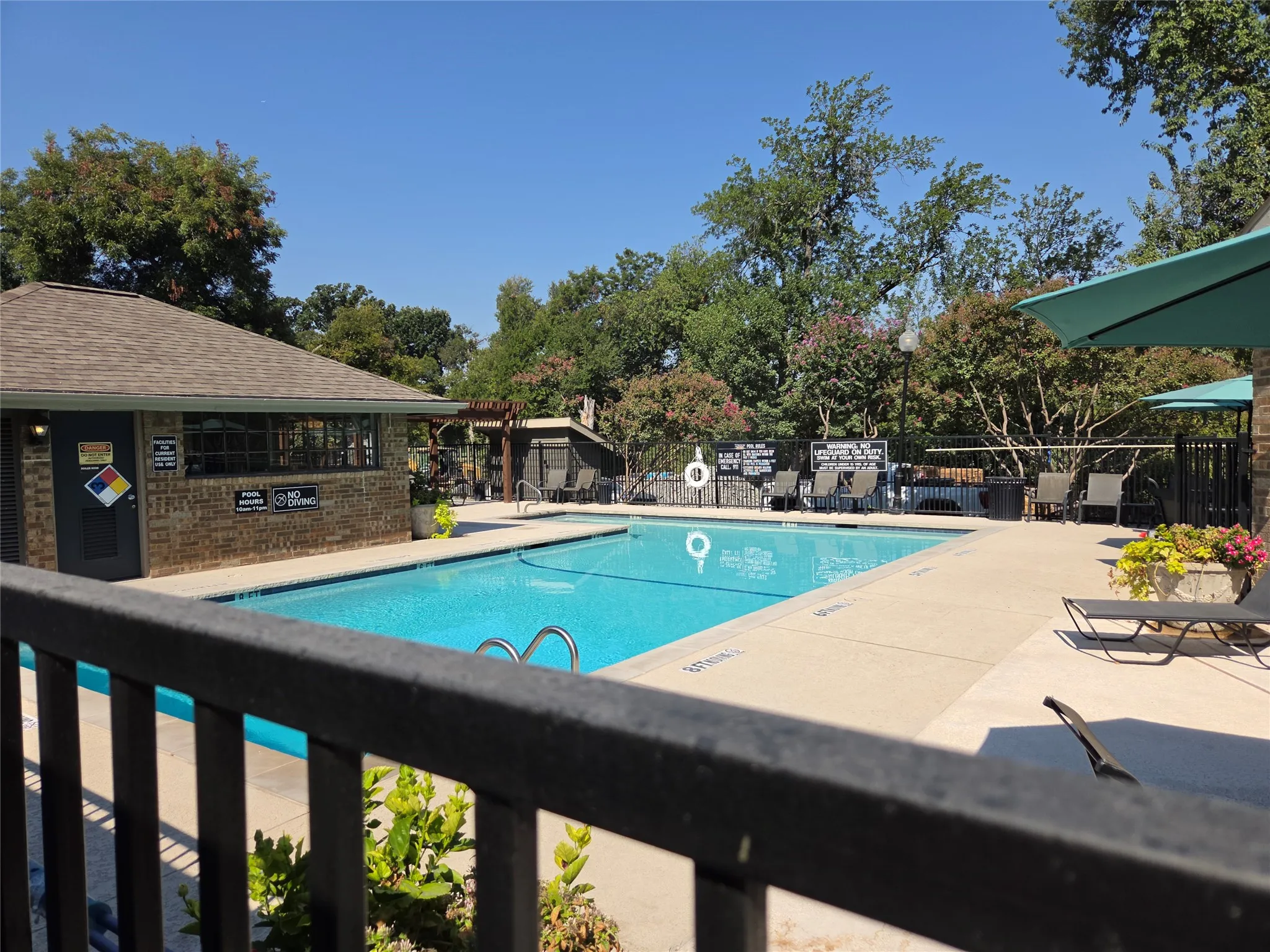 Condominium For Sale in Dallas County , 15889 Preston Road 1009, Dallas, Texas 75248, 1 Bedroom, 1 Bathroom, Garage spaces, 748 Sqft, built in 1983, mls#20933612, Real Estate Agent in Dallas, Homes For Sale in Dallas county, Homes For Sale in Dallas, Realtor in Dallas Texas, Real Estate Brokerage Independent Realty Texas, Luminita Cordes Realtor
