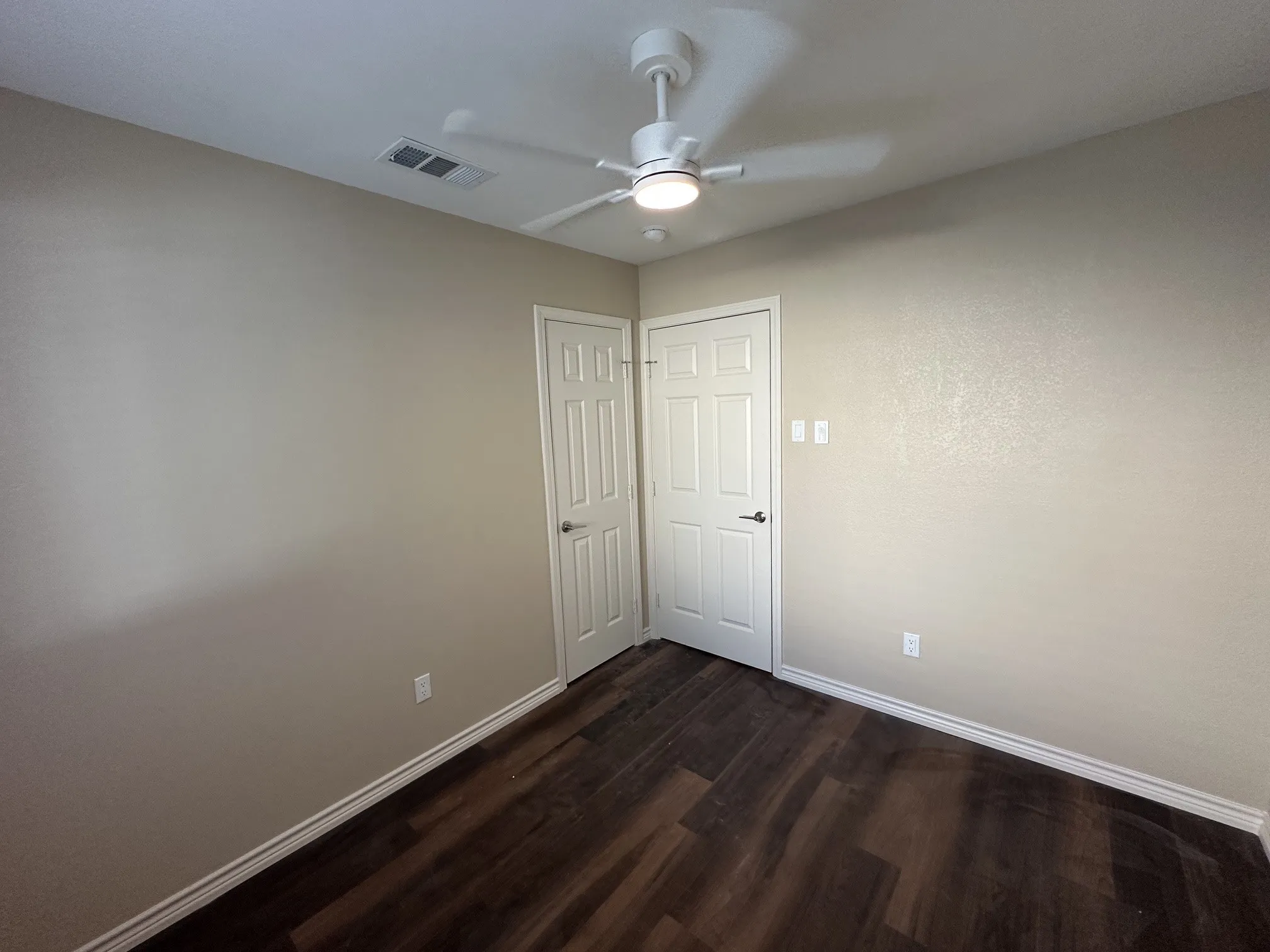 Single Family Residence For Rent in Dallas County , 1418 Homestead Place, Garland, Texas 75044, 4 Bedroom, 2 Bathroom, 1 Garage spaces, 1,850 Sqft, built in 1970, mls#21372997, Real Estate Agent in Garland, Homes For Rent in Dallas county, Homes For Rent in Garland, Realtor in Garland Texas, Real Estate Brokerage Independent Realty Texas, Luminita Cordes Realtor