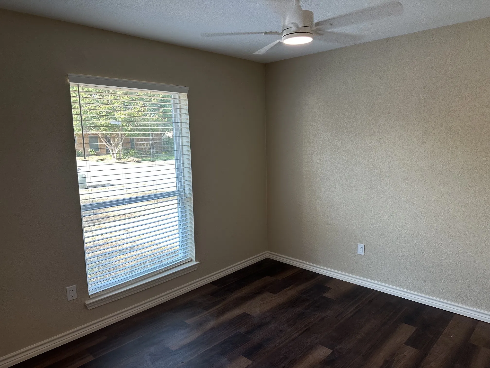 Single Family Residence For Rent in Dallas County , 1418 Homestead Place, Garland, Texas 75044, 4 Bedroom, 2 Bathroom, 1 Garage spaces, 1,850 Sqft, built in 1970, mls#21372997, Real Estate Agent in Garland, Homes For Rent in Dallas county, Homes For Rent in Garland, Realtor in Garland Texas, Real Estate Brokerage Independent Realty Texas, Luminita Cordes Realtor