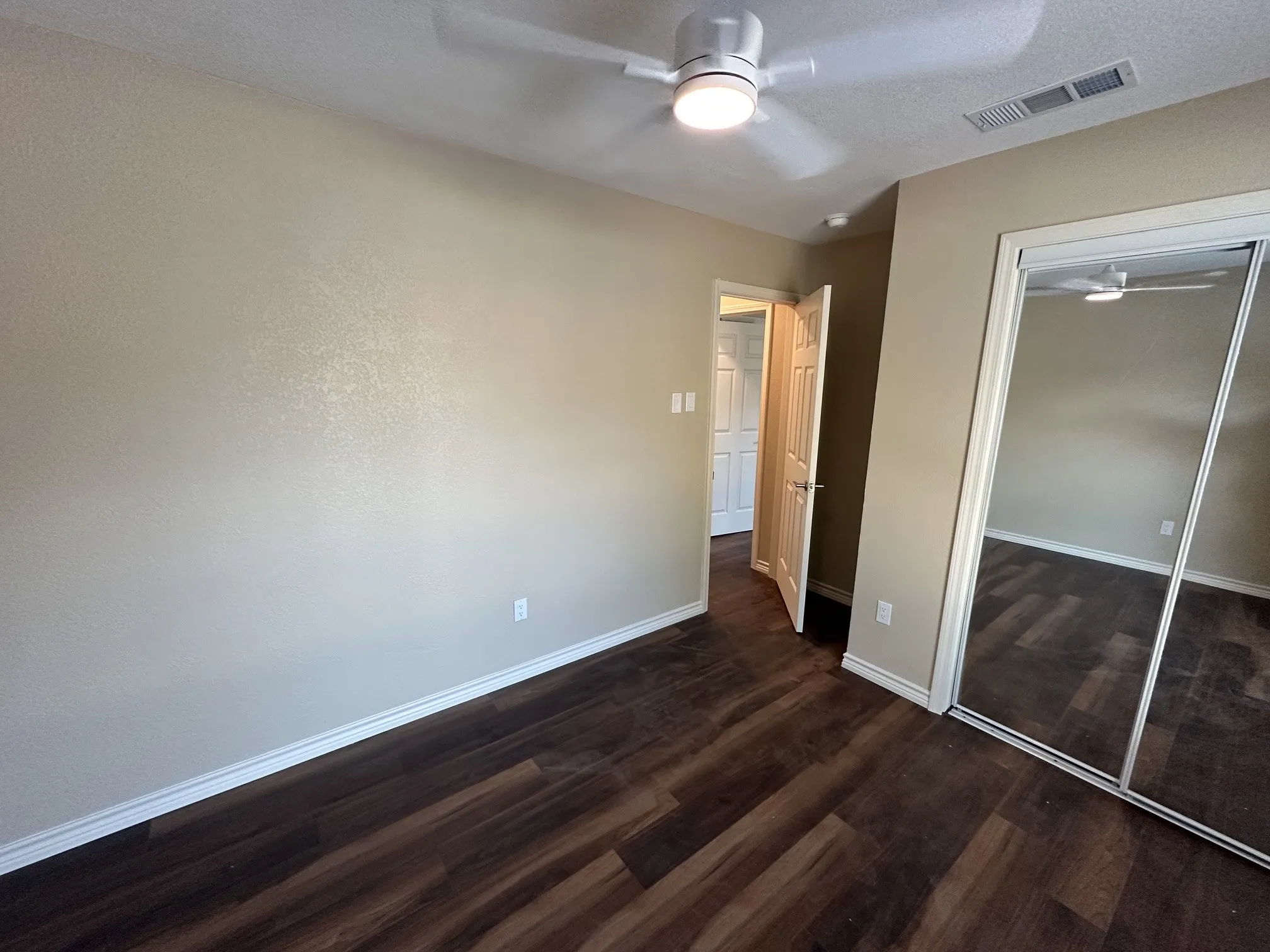 Single Family Residence For Rent in Dallas County , 1418 Homestead Place, Garland, Texas 75044, 4 Bedroom, 2 Bathroom, 1 Garage spaces, 1,850 Sqft, built in 1970, mls#21372997, Real Estate Agent in Garland, Homes For Rent in Dallas county, Homes For Rent in Garland, Realtor in Garland Texas, Real Estate Brokerage Independent Realty Texas, Luminita Cordes Realtor