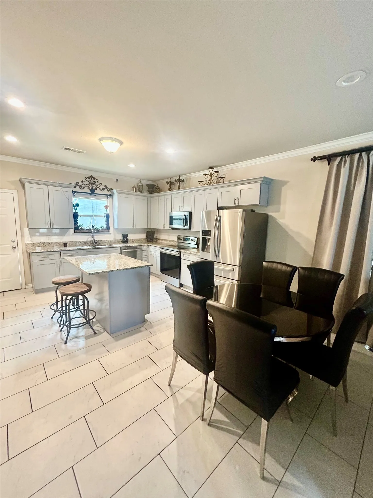 Single Family Residence For Sale in Dallas County , 2807 Ainwick Court, Dallas, Texas 75227, 4 Bedroom, 3 Bathroom, 1 Garage spaces, 1,958 Sqft, built in 2019, mls#21370736, Real Estate Agent in Dallas, Homes For Sale in Dallas county, Homes For Sale in Dallas, Realtor in Dallas Texas, Real Estate Brokerage Independent Realty Texas, Luminita Cordes Realtor