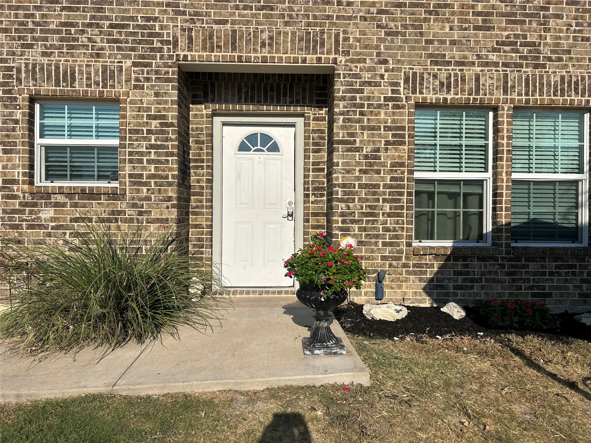 Single Family Residence For Sale in Dallas County , 2807 Ainwick Court, Dallas, Texas 75227, 4 Bedroom, 3 Bathroom, 1 Garage spaces, 1,958 Sqft, built in 2019, mls#21370736, Real Estate Agent in Dallas, Homes For Sale in Dallas county, Homes For Sale in Dallas, Realtor in Dallas Texas, Real Estate Brokerage Independent Realty Texas, Luminita Cordes Realtor