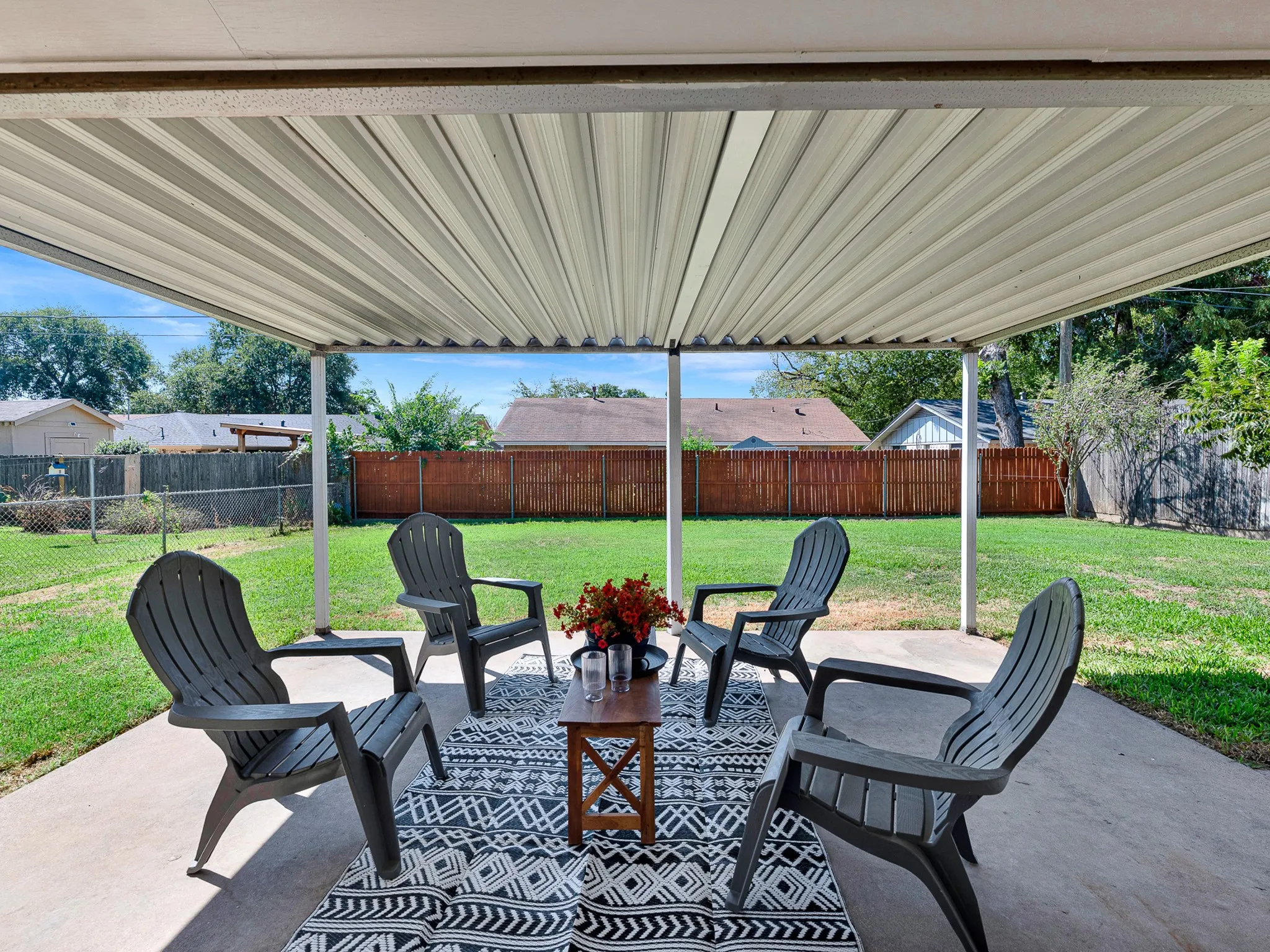 Single Family Residence For Sale in Dallas County , 1926 Normandy Drive, Irving, Texas 75060, 3 Bedroom, 2 Bathroom, 2 Garage spaces, 1,479 Sqft, built in 1964, mls#21372971, Real Estate Agent in Irving, Homes For Sale in Dallas county, Homes For Sale in Irving, Realtor in Irving Texas, Real Estate Brokerage Independent Realty Texas, Luminita Cordes Realtor