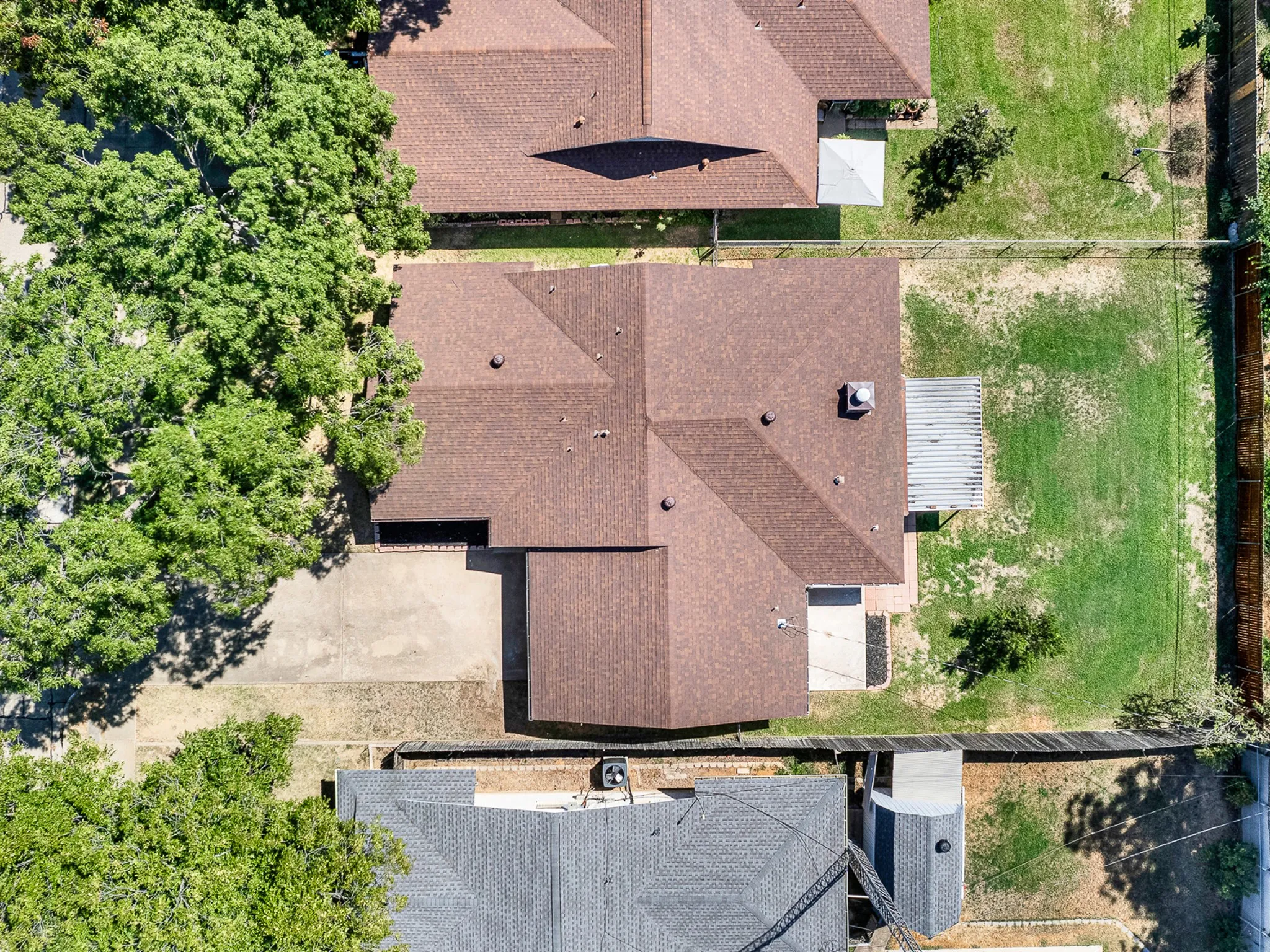 Single Family Residence For Sale in Dallas County , 1926 Normandy Drive, Irving, Texas 75060, 3 Bedroom, 2 Bathroom, 2 Garage spaces, 1,479 Sqft, built in 1964, mls#21372971, Real Estate Agent in Irving, Homes For Sale in Dallas county, Homes For Sale in Irving, Realtor in Irving Texas, Real Estate Brokerage Independent Realty Texas, Luminita Cordes Realtor