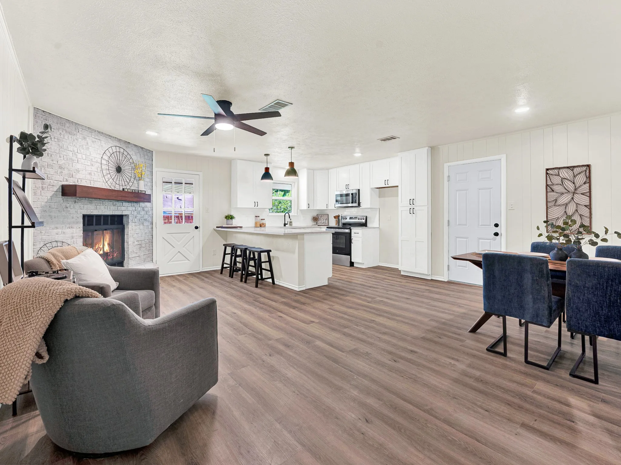 Single Family Residence For Sale in Dallas County , 1926 Normandy Drive, Irving, Texas 75060, 3 Bedroom, 2 Bathroom, 2 Garage spaces, 1,479 Sqft, built in 1964, mls#21372971, Real Estate Agent in Irving, Homes For Sale in Dallas county, Homes For Sale in Irving, Realtor in Irving Texas, Real Estate Brokerage Independent Realty Texas, Luminita Cordes Realtor