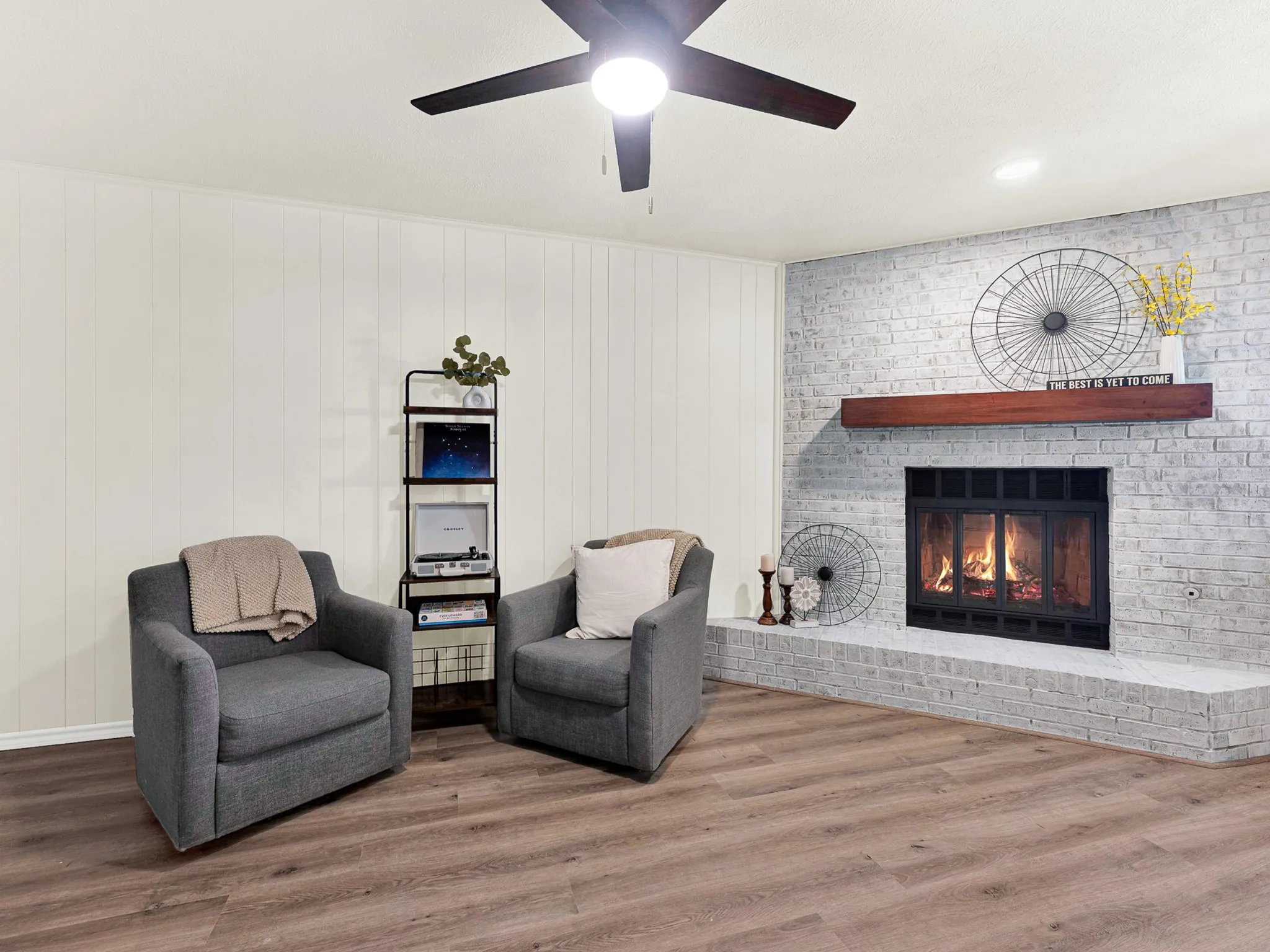 Single Family Residence For Sale in Dallas County , 1926 Normandy Drive, Irving, Texas 75060, 3 Bedroom, 2 Bathroom, 2 Garage spaces, 1,479 Sqft, built in 1964, mls#21372971, Real Estate Agent in Irving, Homes For Sale in Dallas county, Homes For Sale in Irving, Realtor in Irving Texas, Real Estate Brokerage Independent Realty Texas, Luminita Cordes Realtor