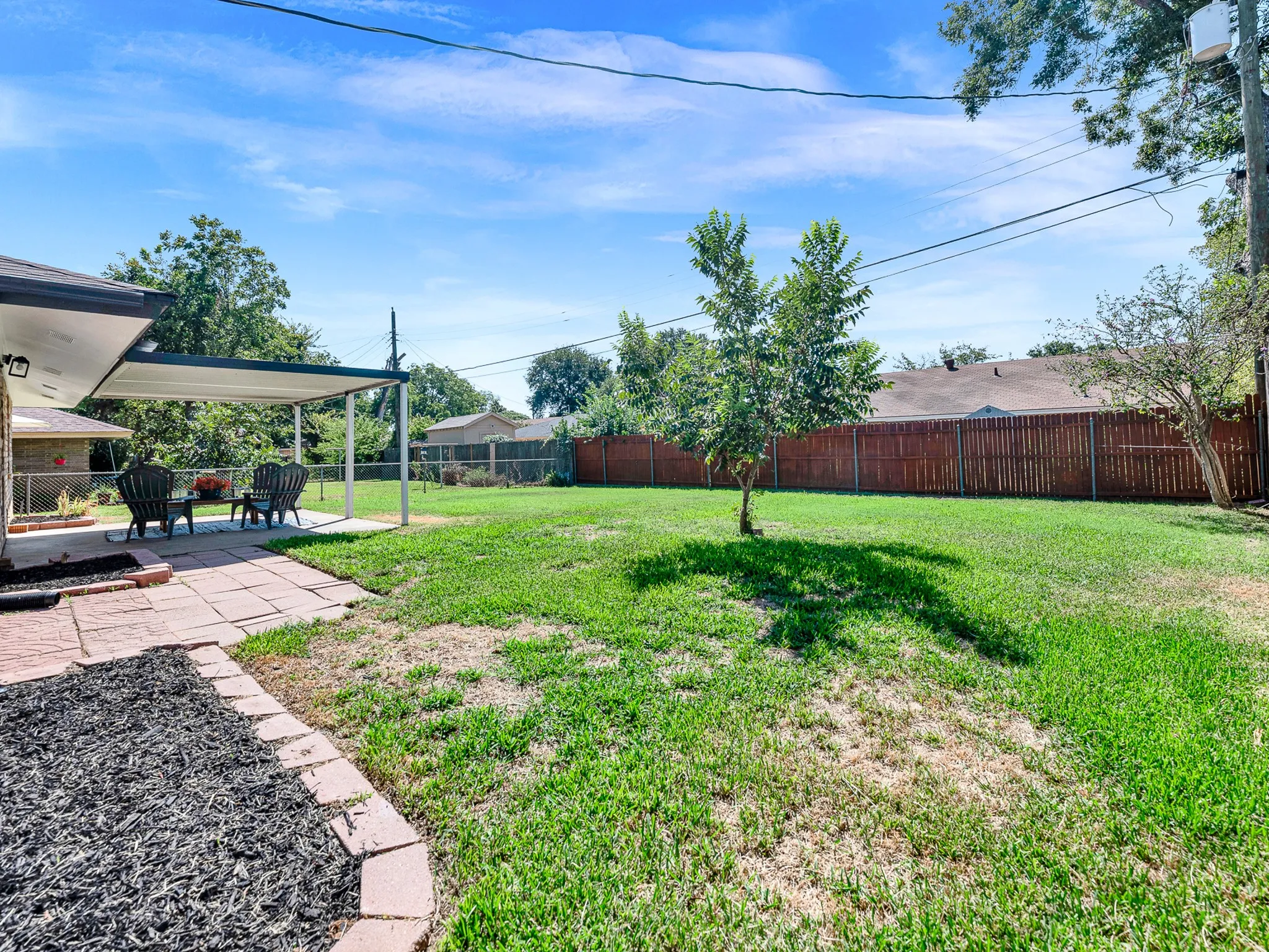 Single Family Residence For Sale in Dallas County , 1926 Normandy Drive, Irving, Texas 75060, 3 Bedroom, 2 Bathroom, 2 Garage spaces, 1,479 Sqft, built in 1964, mls#21372971, Real Estate Agent in Irving, Homes For Sale in Dallas county, Homes For Sale in Irving, Realtor in Irving Texas, Real Estate Brokerage Independent Realty Texas, Luminita Cordes Realtor
