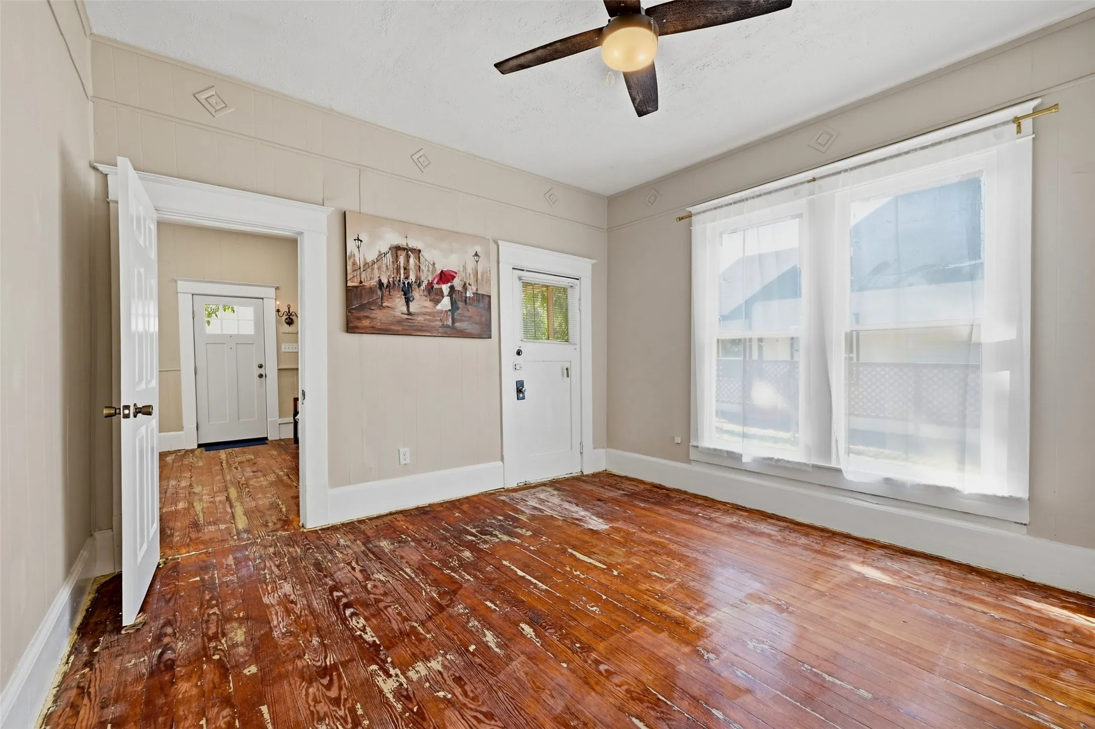 Single Family Residence For Sale in Grayson County , 512 S Elm Street, Sherman, Texas 75090, 2 Bedroom, 1 Bathroom, Garage spaces, 1,372 Sqft, built in 1920, mls#21369020, Real Estate Agent in Sherman, Homes For Sale in Grayson county, Homes For Sale in Sherman, Realtor in Sherman Texas, Real Estate Brokerage Independent Realty Texas, Luminita Cordes Realtor