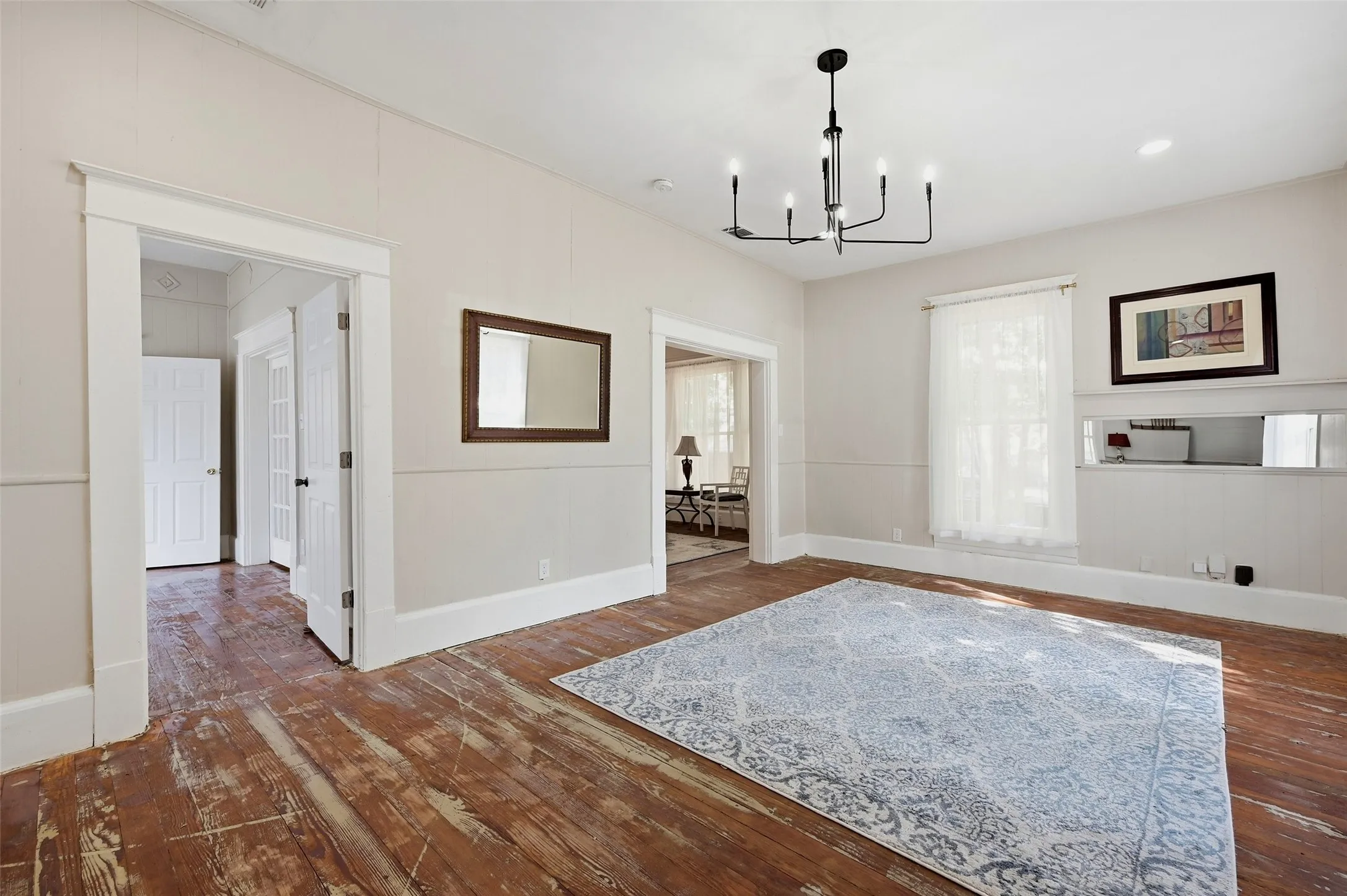 Single Family Residence For Sale in Grayson County , 512 S Elm Street, Sherman, Texas 75090, 2 Bedroom, 1 Bathroom, Garage spaces, 1,372 Sqft, built in 1920, mls#21369020, Real Estate Agent in Sherman, Homes For Sale in Grayson county, Homes For Sale in Sherman, Realtor in Sherman Texas, Real Estate Brokerage Independent Realty Texas, Luminita Cordes Realtor