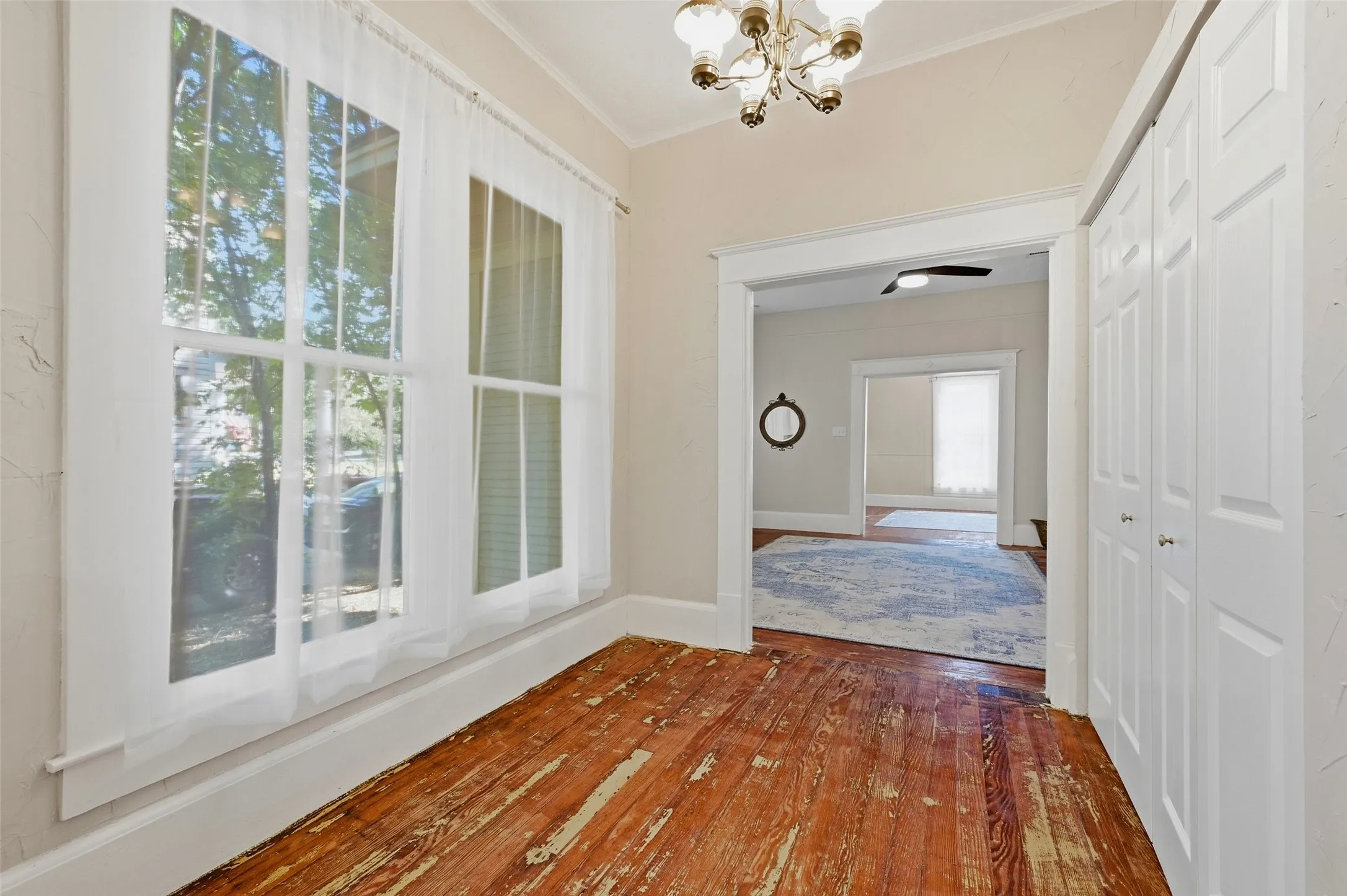 Single Family Residence For Sale in Grayson County , 512 S Elm Street, Sherman, Texas 75090, 2 Bedroom, 1 Bathroom, Garage spaces, 1,372 Sqft, built in 1920, mls#21369020, Real Estate Agent in Sherman, Homes For Sale in Grayson county, Homes For Sale in Sherman, Realtor in Sherman Texas, Real Estate Brokerage Independent Realty Texas, Luminita Cordes Realtor