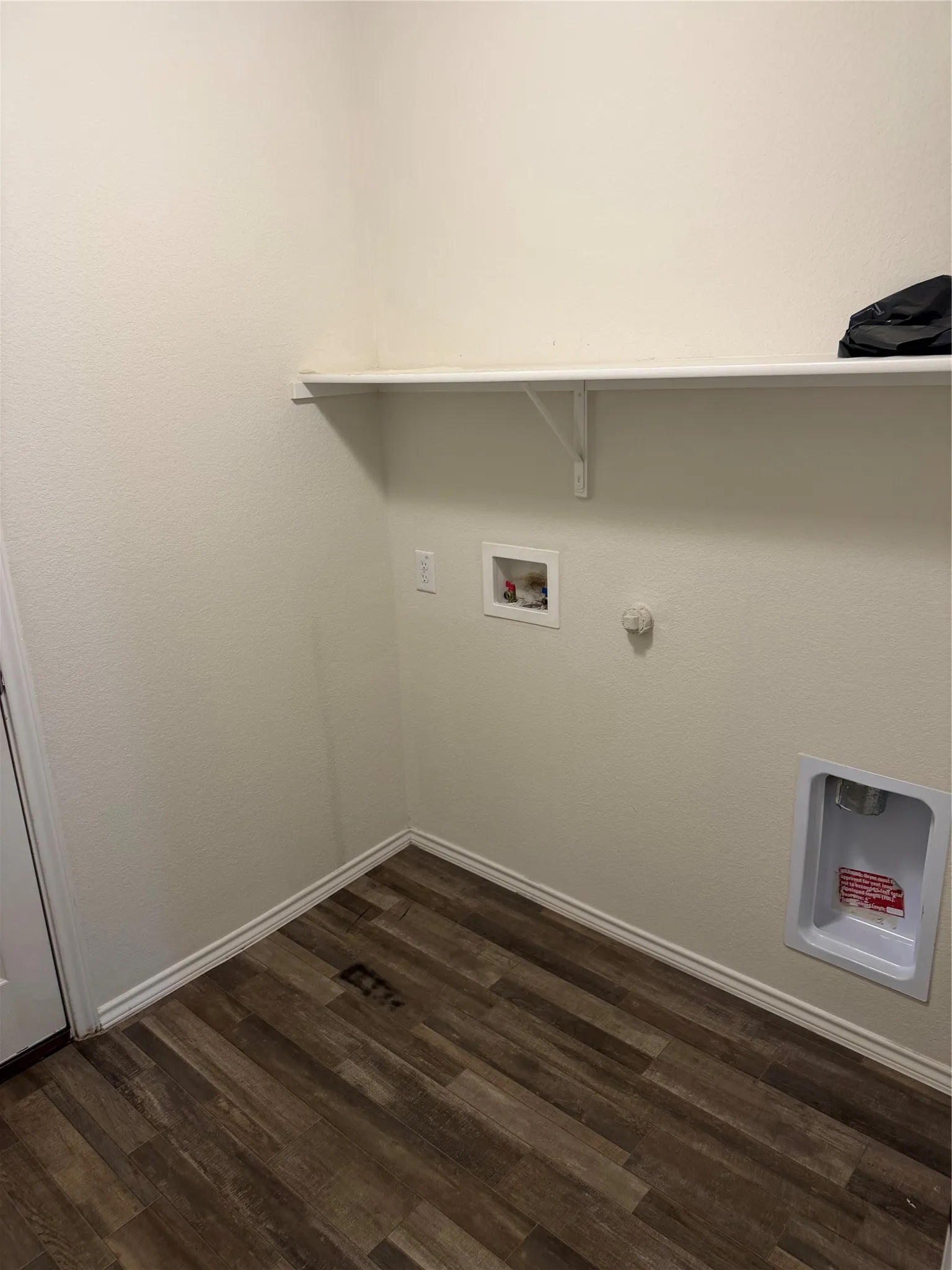 Single Family Residence For Rent in Denton County , 1241 Vernon Drive, Aubrey, Texas 76227, 3 Bedroom, 2 Bathroom, 2 Garage spaces, 1,439 Sqft, built in 2021, mls#21371034, Real Estate Agent in Aubrey, Homes For Rent in Denton county, Homes For Rent in Aubrey, Realtor in Aubrey Texas, Real Estate Brokerage Independent Realty Texas, Luminita Cordes Realtor