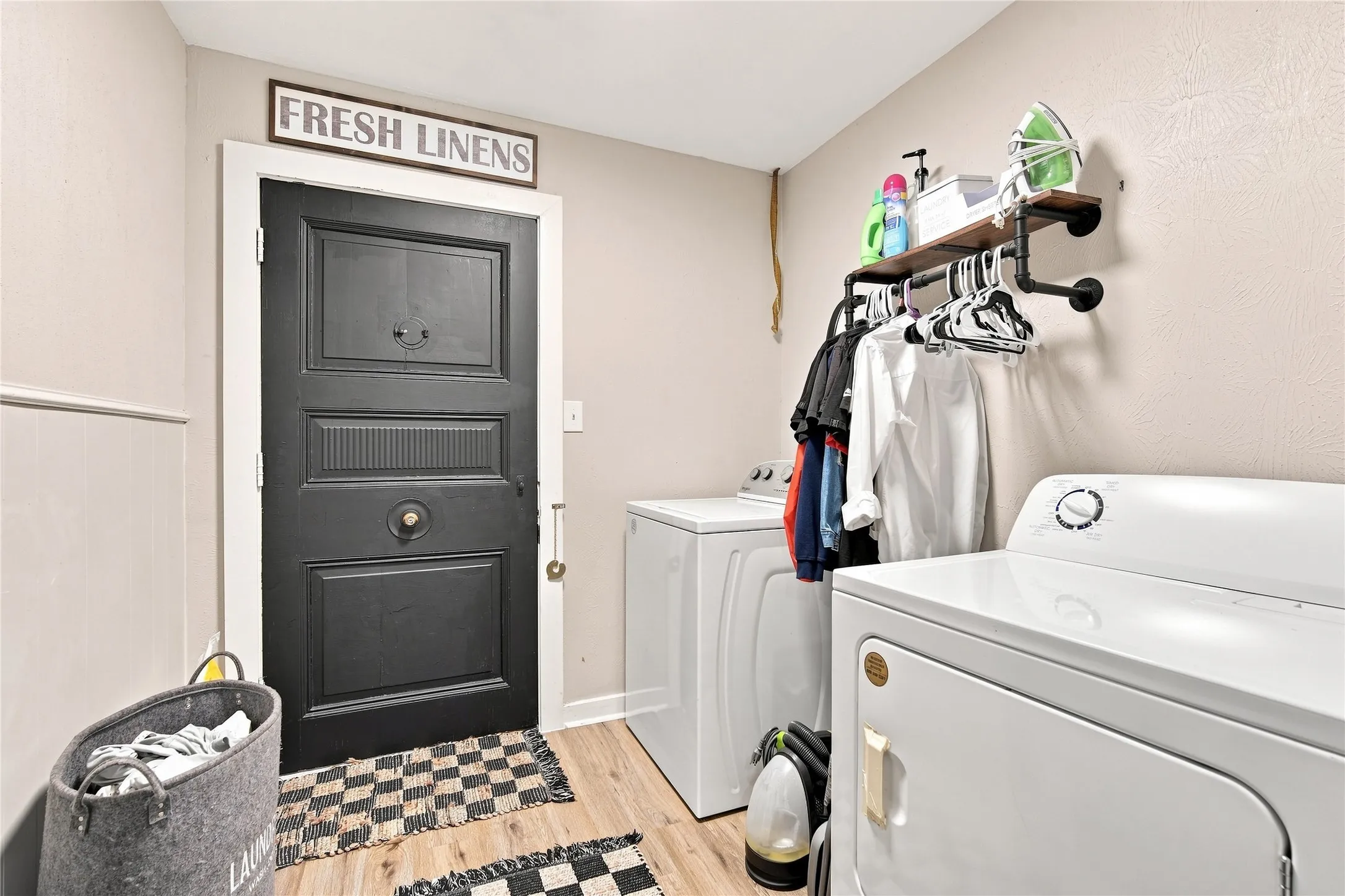 Single Family Residence For Sale in Parker County , 7094 Horseshoe Bend Trail, Weatherford, Texas 76087, 2 Bedroom, 2 Bathroom, Garage spaces, 1,424 Sqft, built in 1984, mls#21373000, Real Estate Agent in Weatherford, Homes For Sale in Parker county, Homes For Sale in Weatherford, Realtor in Weatherford Texas, Real Estate Brokerage Independent Realty Texas, Luminita Cordes Realtor