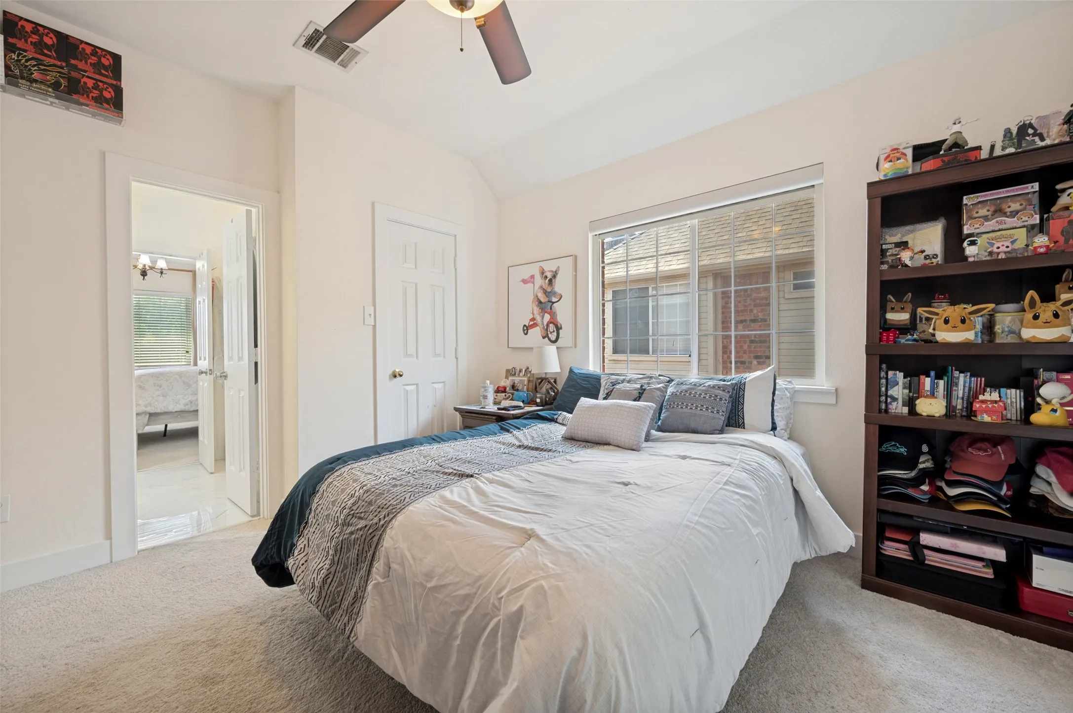 Secondary bedroom