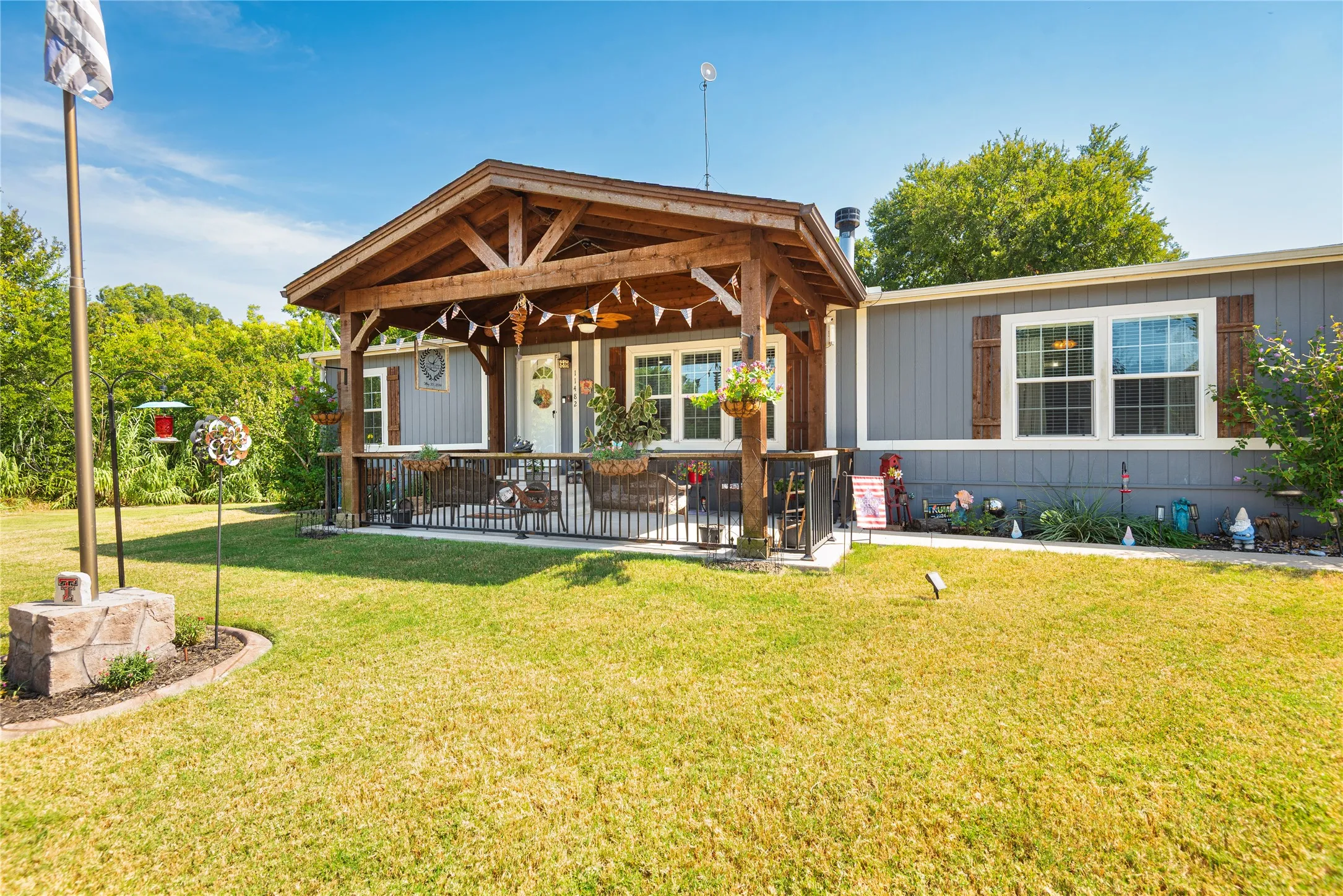 Mobile Home For Sale in Collin County , 11482 County Road 440, Princeton, Texas 75407, 3 Bedroom, 2 Bathroom, 3 Garage spaces, 1,680 Sqft, built in 2017, mls#21372245, Real Estate Agent in Princeton, Homes For Sale in Collin county, Homes For Sale in Princeton, Realtor in Princeton Texas, Real Estate Brokerage Independent Realty Texas, Luminita Cordes Realtor
