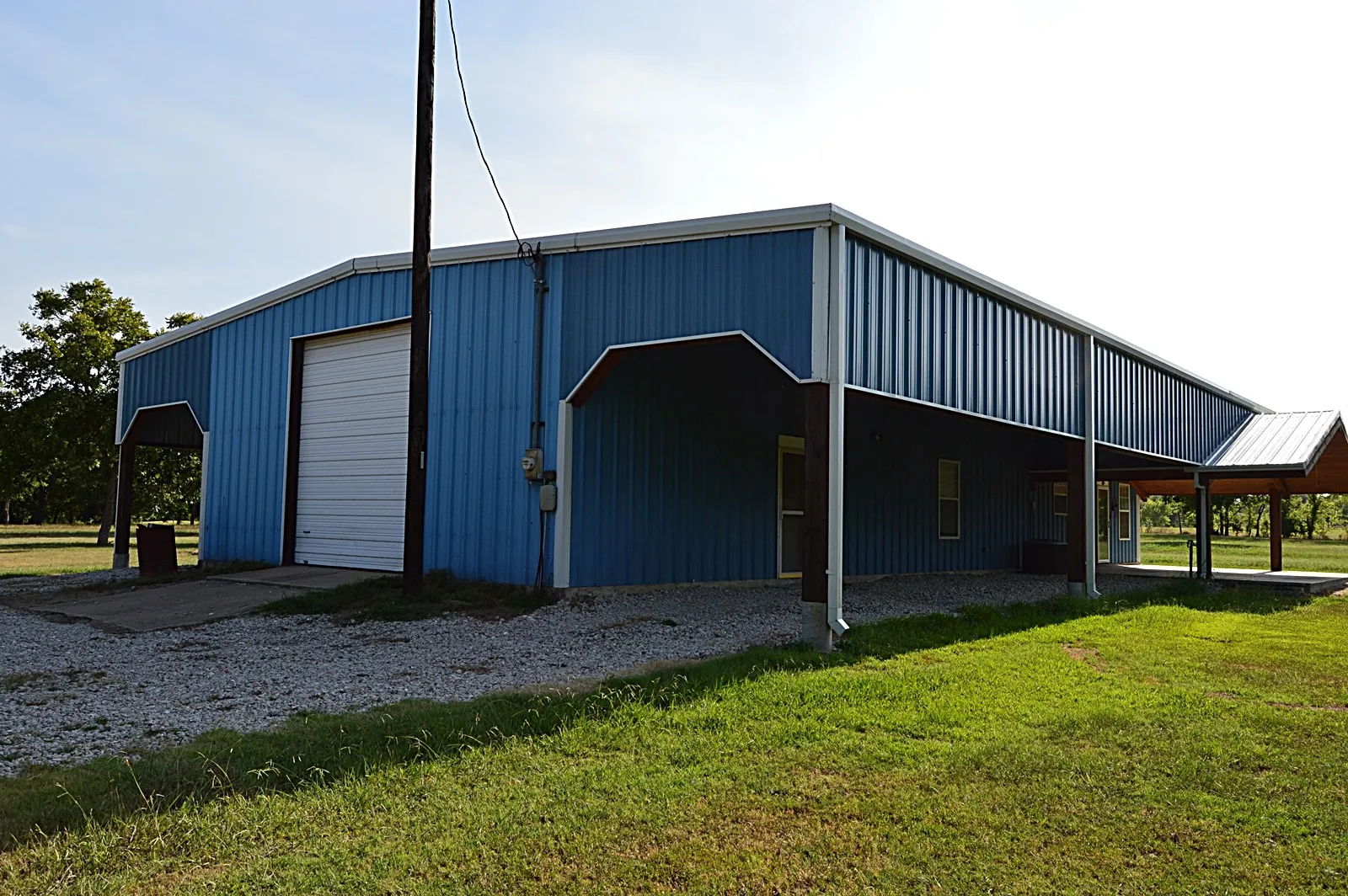 Single Family Residence For Sale in Rains County , 4881 White Rock, Lone Oak, Texas 75453, 2 Bedroom, 2 Bathroom, 2 Garage spaces, 1,200 Sqft, built in 1994, mls#21373005, Real Estate Agent in Lone Oak, Homes For Sale in Rains county, Homes For Sale in Lone Oak, Realtor in Lone Oak Texas, Real Estate Brokerage Independent Realty Texas, Luminita Cordes Realtor