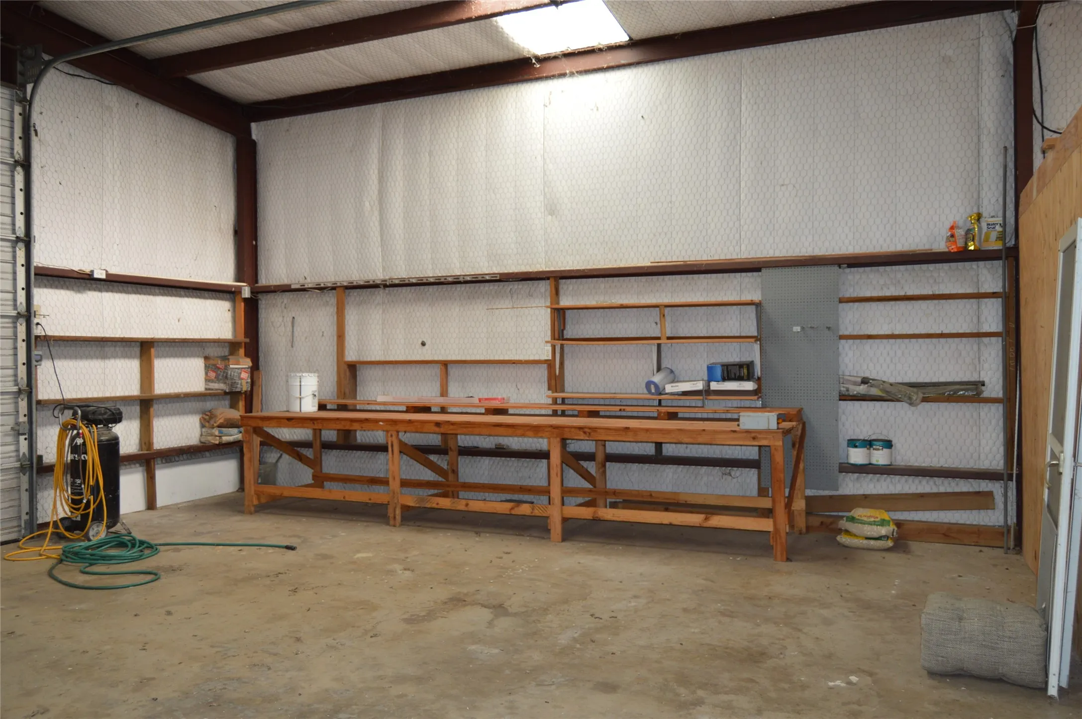 Single Family Residence For Sale in Rains County , 4881 White Rock, Lone Oak, Texas 75453, 2 Bedroom, 2 Bathroom, 2 Garage spaces, 1,200 Sqft, built in 1994, mls#21373005, Real Estate Agent in Lone Oak, Homes For Sale in Rains county, Homes For Sale in Lone Oak, Realtor in Lone Oak Texas, Real Estate Brokerage Independent Realty Texas, Luminita Cordes Realtor