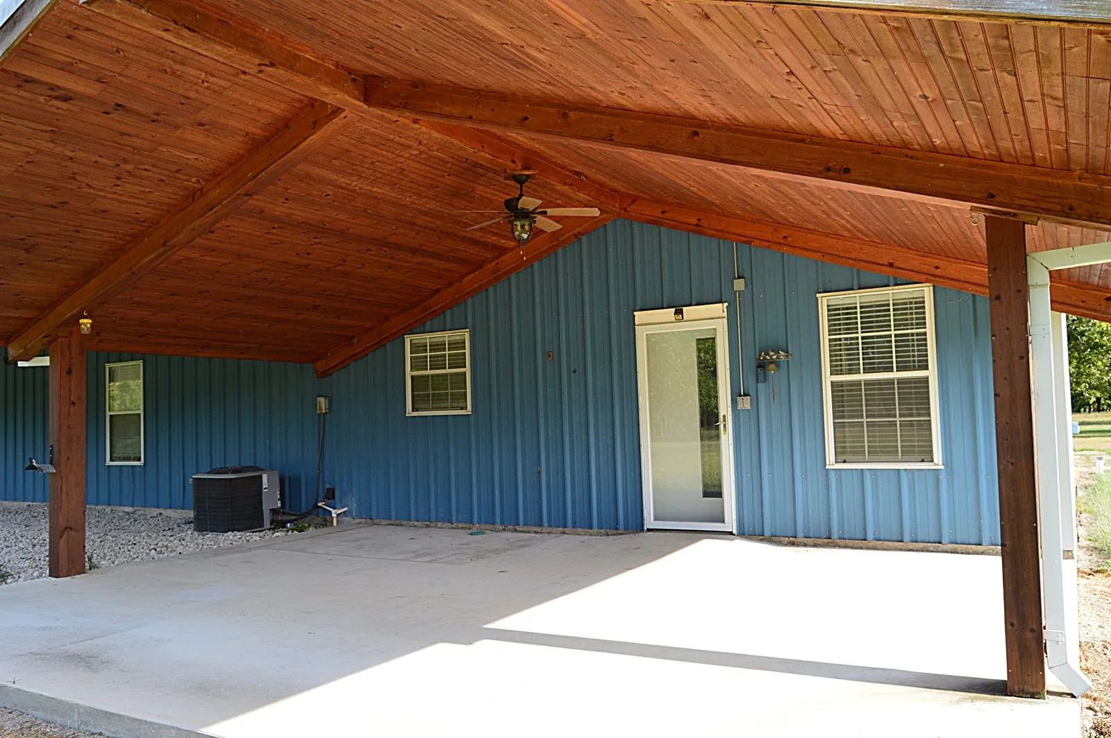 Single Family Residence For Sale in Rains County , 4881 White Rock, Lone Oak, Texas 75453, 2 Bedroom, 2 Bathroom, 2 Garage spaces, 1,200 Sqft, built in 1994, mls#21373005, Real Estate Agent in Lone Oak, Homes For Sale in Rains county, Homes For Sale in Lone Oak, Realtor in Lone Oak Texas, Real Estate Brokerage Independent Realty Texas, Luminita Cordes Realtor