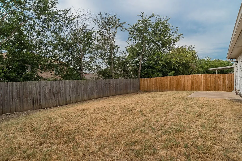Single Family Residence For Sale in Tarrant County , 4321 Meadowknoll Drive, Fort Worth, Texas 76123, 3 Bedroom, 2 Bathroom, 2 Garage spaces, 1,507 Sqft, built in 2001, mls#21372844, Real Estate Agent in Fort Worth, Homes For Sale in Tarrant county, Homes For Sale in Fort Worth, Realtor in Fort Worth Texas, Real Estate Brokerage Independent Realty Texas, Luminita Cordes Realtor