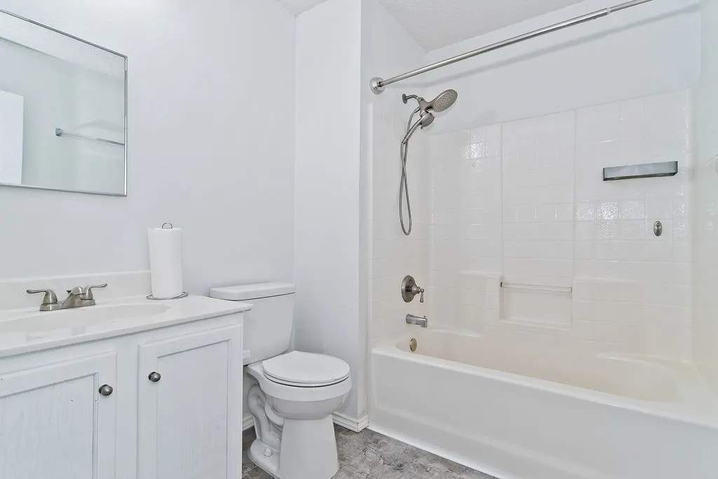 Single Family Residence For Sale in Tarrant County , 4321 Meadowknoll Drive, Fort Worth, Texas 76123, 3 Bedroom, 2 Bathroom, 2 Garage spaces, 1,507 Sqft, built in 2001, mls#21372844, Real Estate Agent in Fort Worth, Homes For Sale in Tarrant county, Homes For Sale in Fort Worth, Realtor in Fort Worth Texas, Real Estate Brokerage Independent Realty Texas, Luminita Cordes Realtor