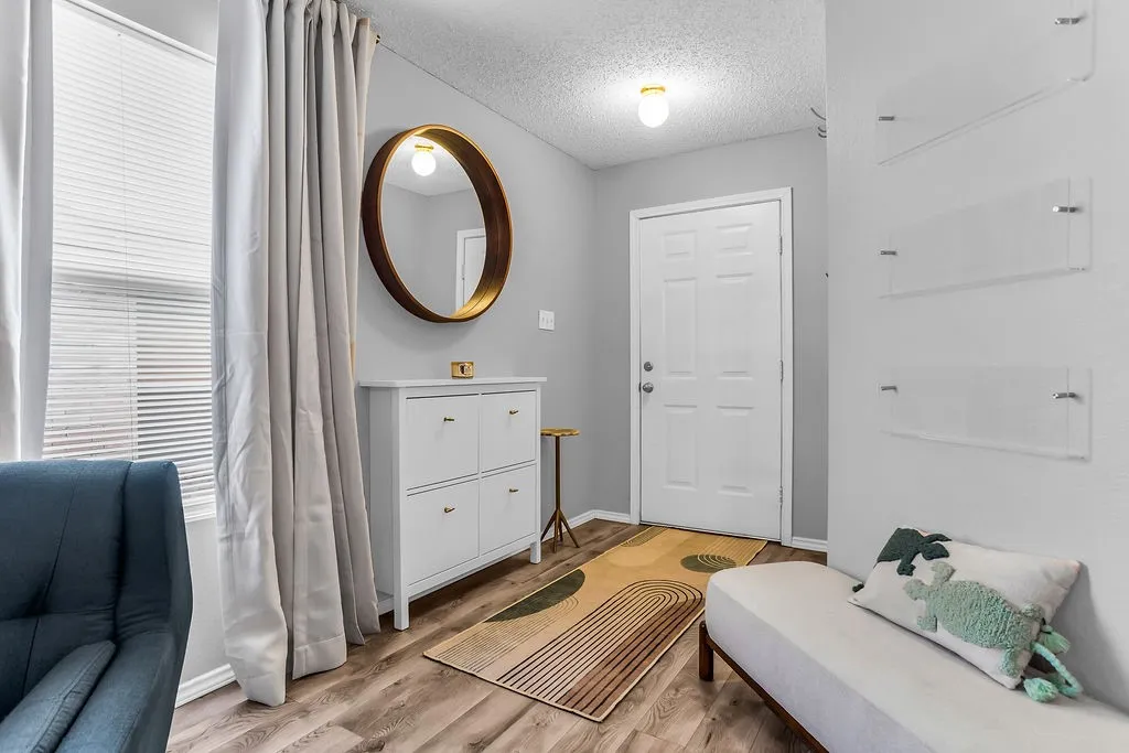 Single Family Residence For Sale in Tarrant County , 4321 Meadowknoll Drive, Fort Worth, Texas 76123, 3 Bedroom, 2 Bathroom, 2 Garage spaces, 1,507 Sqft, built in 2001, mls#21372844, Real Estate Agent in Fort Worth, Homes For Sale in Tarrant county, Homes For Sale in Fort Worth, Realtor in Fort Worth Texas, Real Estate Brokerage Independent Realty Texas, Luminita Cordes Realtor