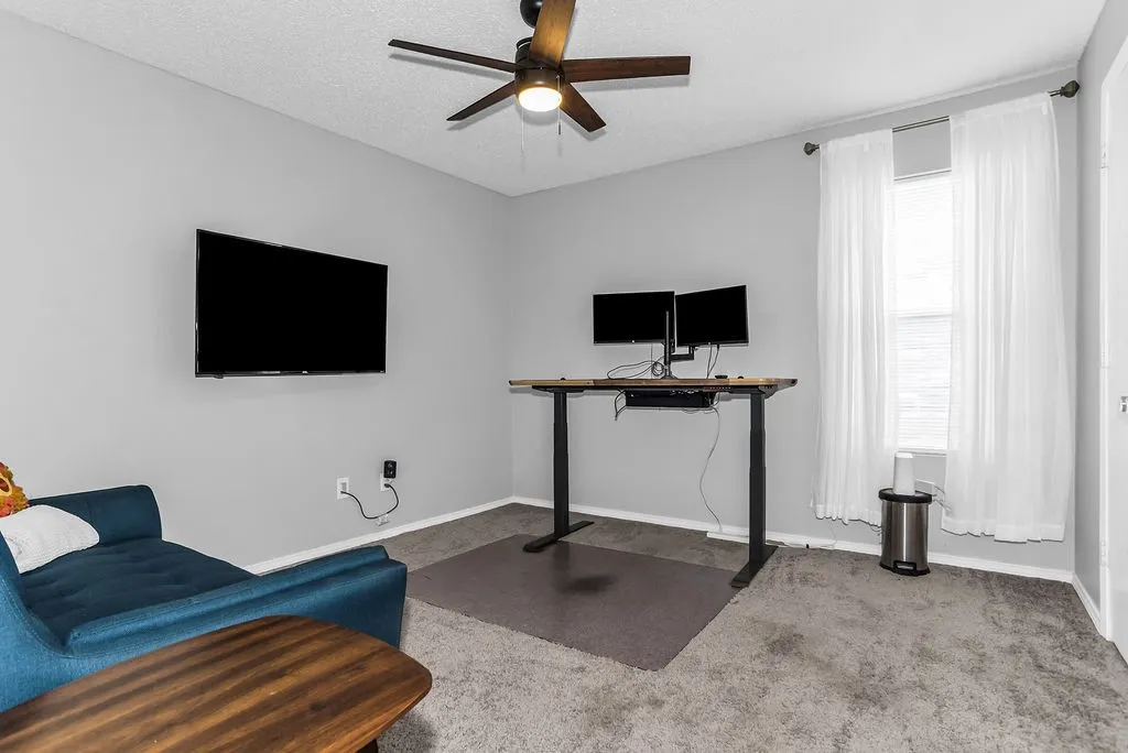 Single Family Residence For Sale in Tarrant County , 4321 Meadowknoll Drive, Fort Worth, Texas 76123, 3 Bedroom, 2 Bathroom, 2 Garage spaces, 1,507 Sqft, built in 2001, mls#21372844, Real Estate Agent in Fort Worth, Homes For Sale in Tarrant county, Homes For Sale in Fort Worth, Realtor in Fort Worth Texas, Real Estate Brokerage Independent Realty Texas, Luminita Cordes Realtor