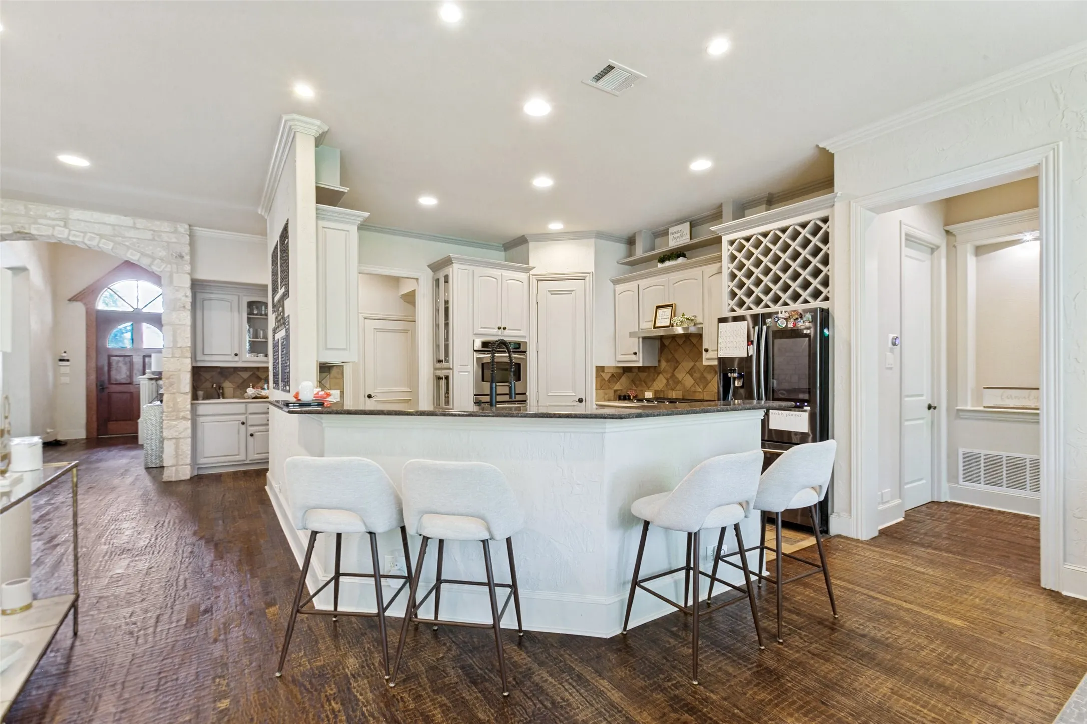 Single Family Residence For Sale in Dallas County , 1119 Winding Brook Drive, Garland, Texas 75044, 5 Bedroom, 3 Bathroom, 2 Garage spaces, 3,780 Sqft, built in 2002, mls#21372962, Real Estate Agent in Garland, Homes For Sale in Dallas county, Homes For Sale in Garland, Realtor in Garland Texas, Real Estate Brokerage Independent Realty Texas, Luminita Cordes Realtor