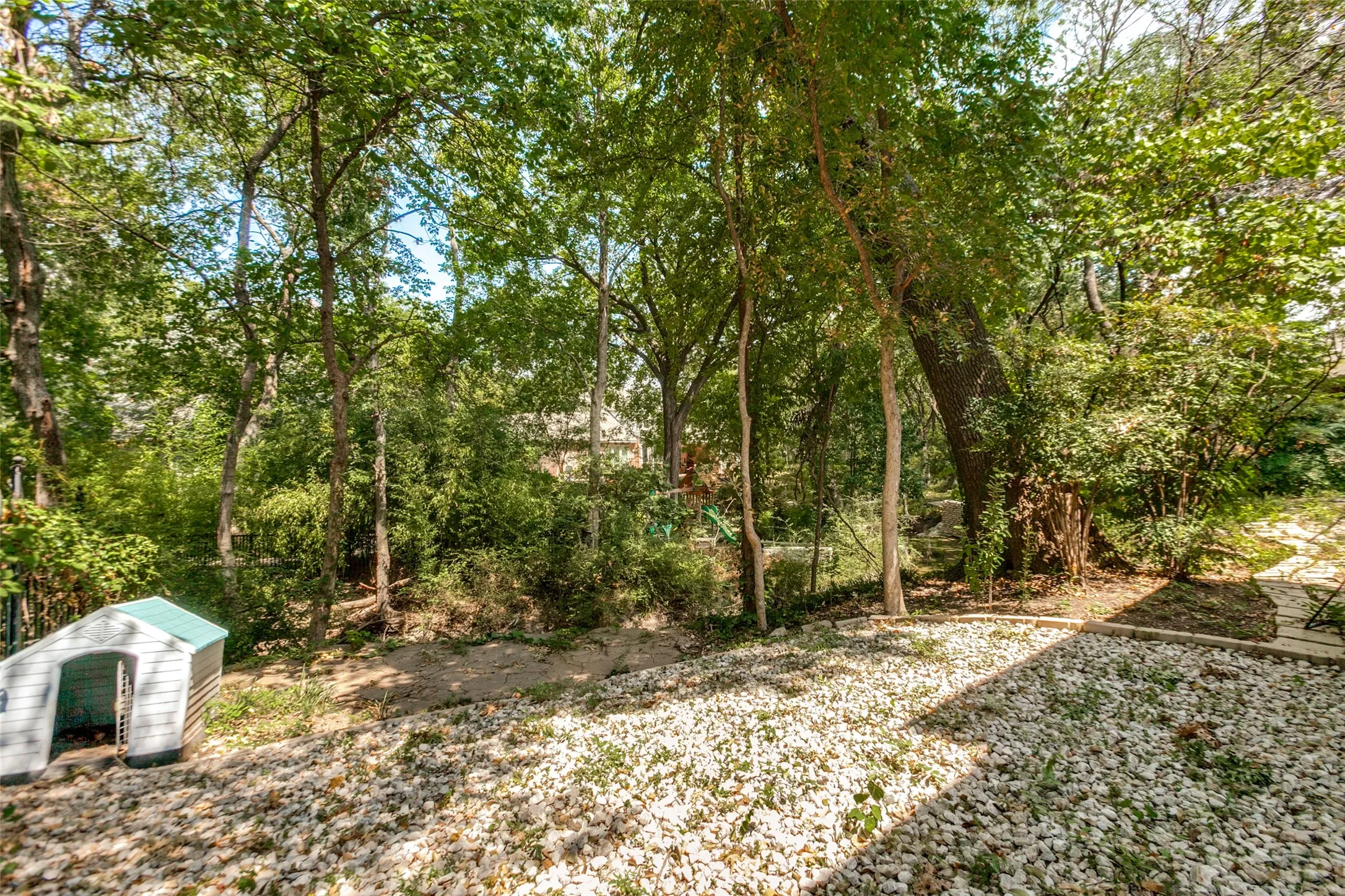 Single Family Residence For Sale in Dallas County , 1119 Winding Brook Drive, Garland, Texas 75044, 5 Bedroom, 3 Bathroom, 2 Garage spaces, 3,780 Sqft, built in 2002, mls#21372962, Real Estate Agent in Garland, Homes For Sale in Dallas county, Homes For Sale in Garland, Realtor in Garland Texas, Real Estate Brokerage Independent Realty Texas, Luminita Cordes Realtor