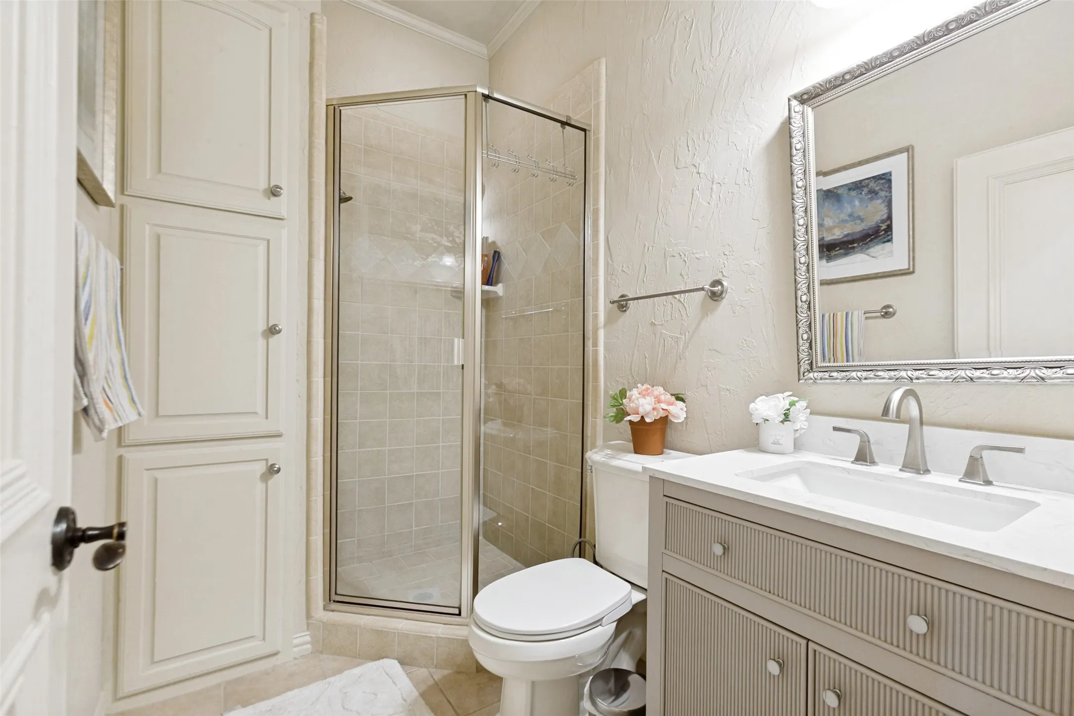 Single Family Residence For Sale in Dallas County , 1119 Winding Brook Drive, Garland, Texas 75044, 5 Bedroom, 3 Bathroom, 2 Garage spaces, 3,780 Sqft, built in 2002, mls#21372962, Real Estate Agent in Garland, Homes For Sale in Dallas county, Homes For Sale in Garland, Realtor in Garland Texas, Real Estate Brokerage Independent Realty Texas, Luminita Cordes Realtor