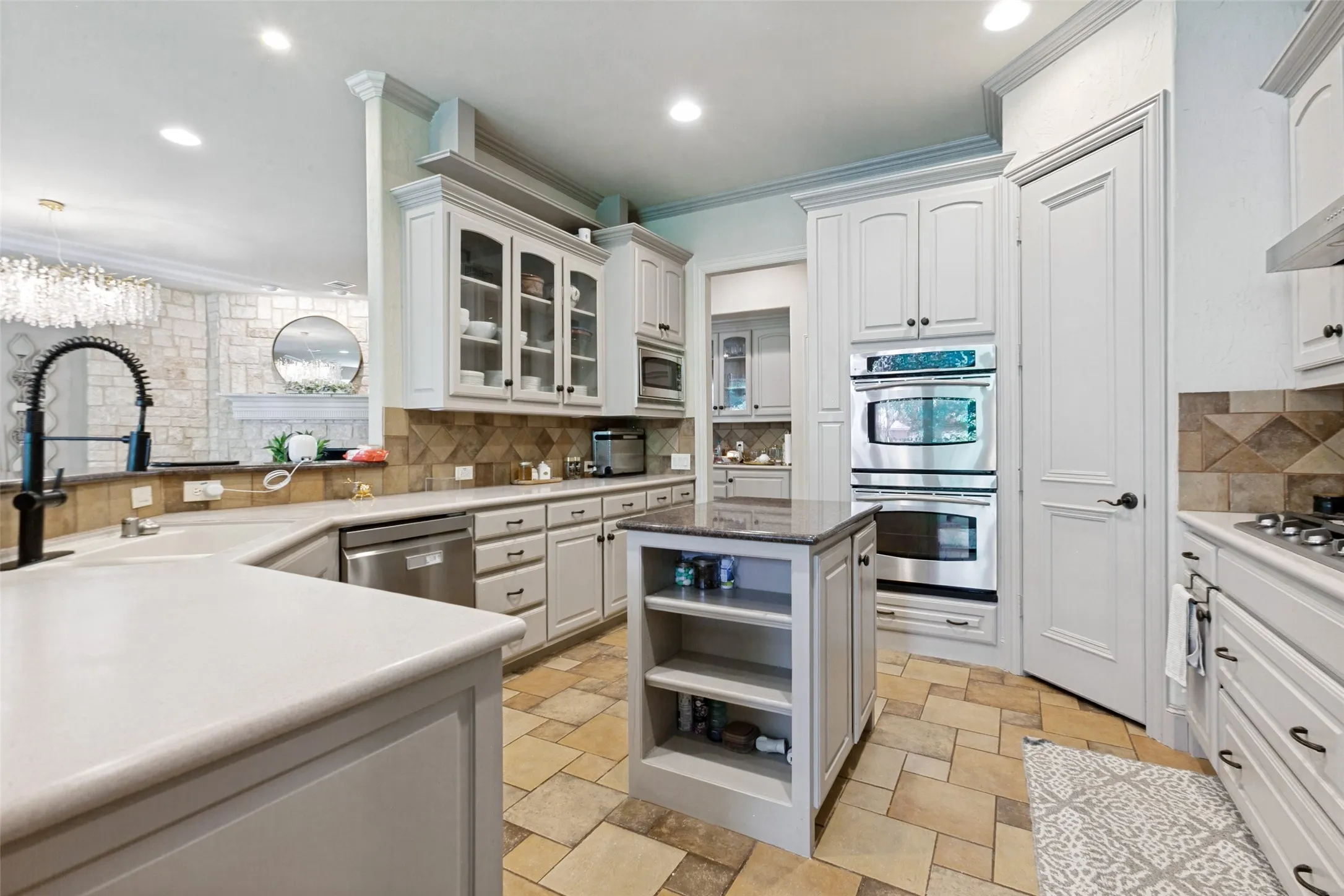 Single Family Residence For Sale in Dallas County , 1119 Winding Brook Drive, Garland, Texas 75044, 5 Bedroom, 3 Bathroom, 2 Garage spaces, 3,780 Sqft, built in 2002, mls#21372962, Real Estate Agent in Garland, Homes For Sale in Dallas county, Homes For Sale in Garland, Realtor in Garland Texas, Real Estate Brokerage Independent Realty Texas, Luminita Cordes Realtor