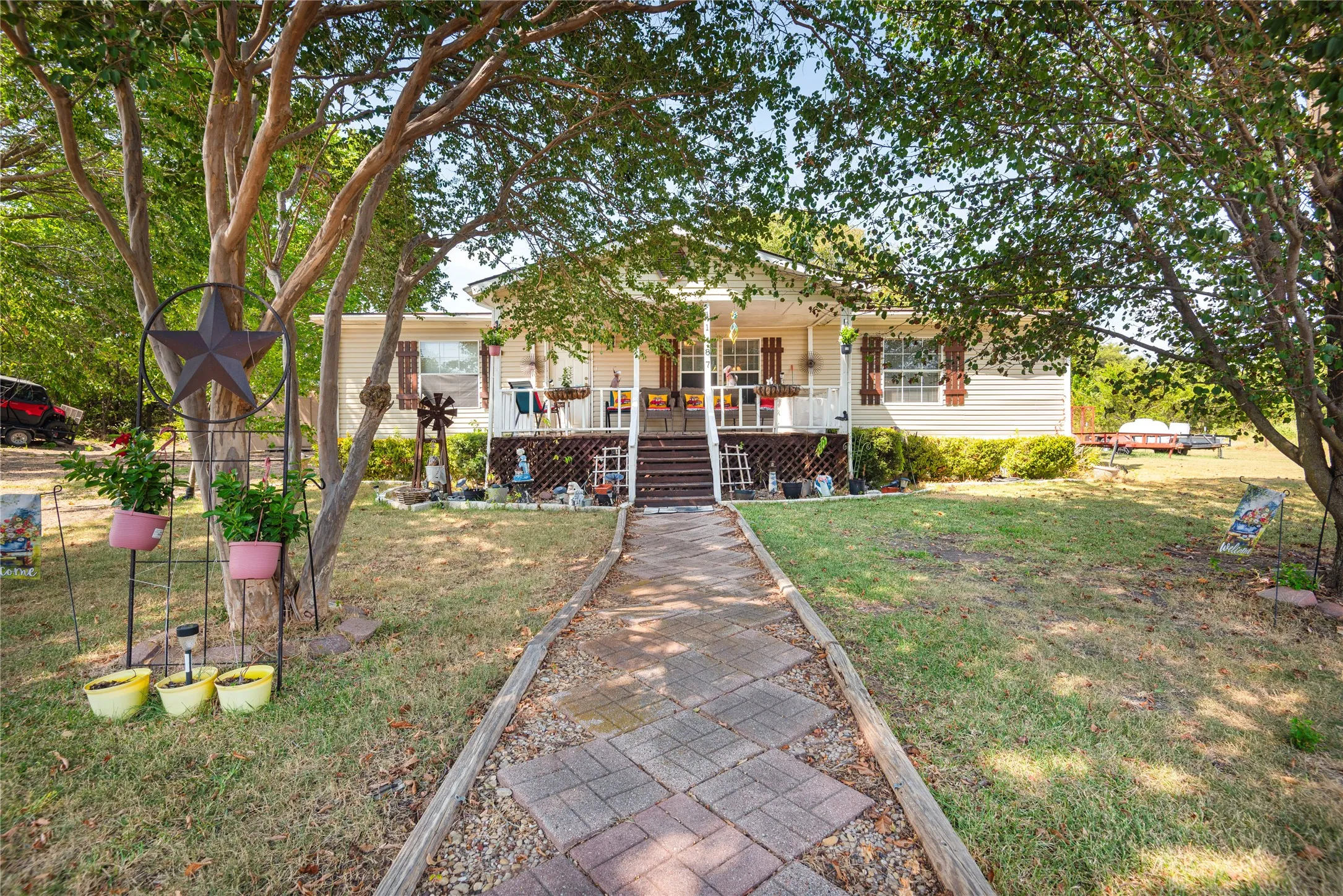 Mobile Home For Sale in Collin County , 11487 County Road 440, Princeton, Texas 75407, 3 Bedroom, 2 Bathroom, Garage spaces, 1,344 Sqft, built in 1999, mls#21372274, Real Estate Agent in Princeton, Homes For Sale in Collin county, Homes For Sale in Princeton, Realtor in Princeton Texas, Real Estate Brokerage Independent Realty Texas, Luminita Cordes Realtor
