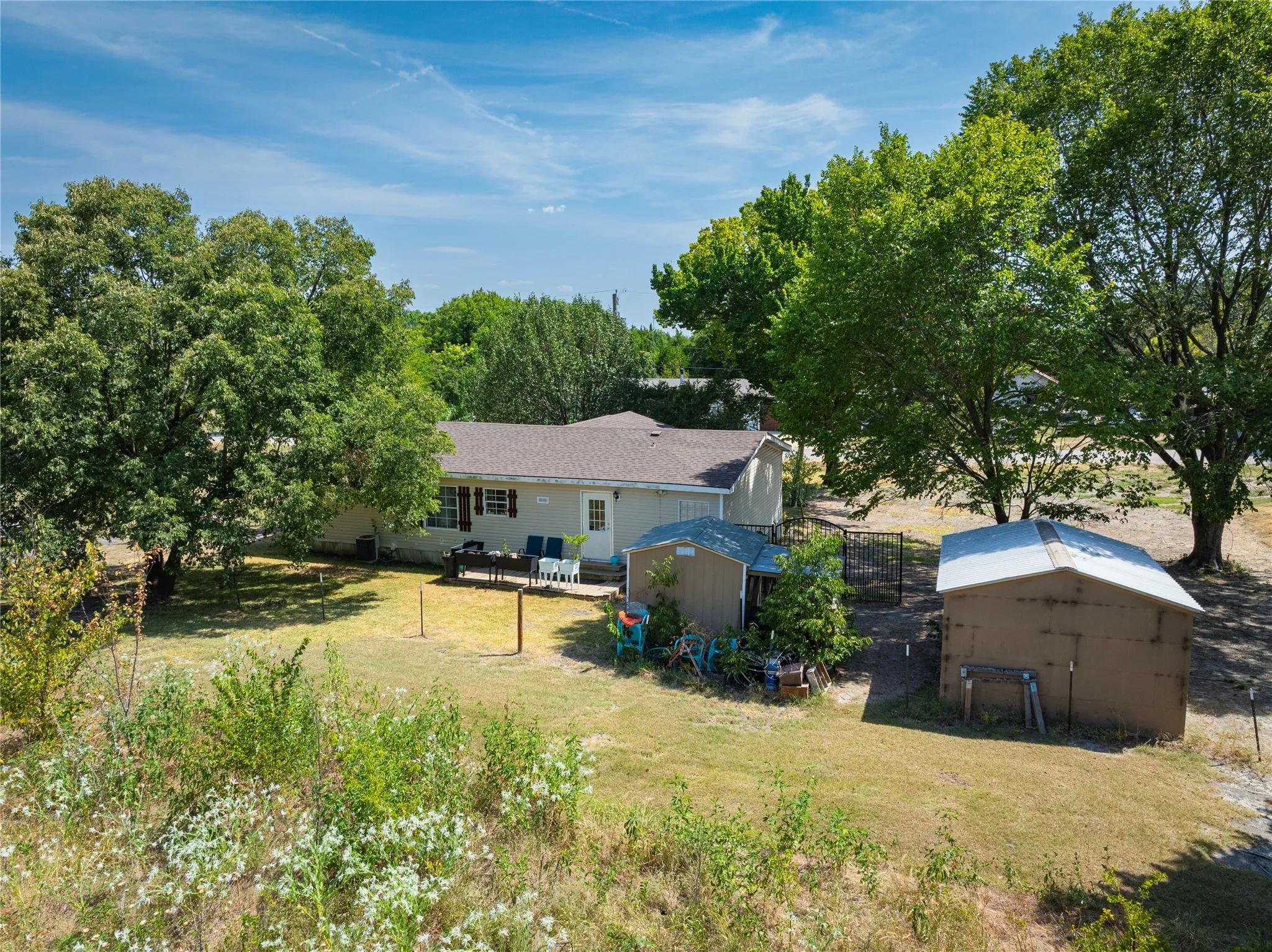 Mobile Home For Sale in Collin County , 11487 County Road 440, Princeton, Texas 75407, 3 Bedroom, 2 Bathroom, Garage spaces, 1,344 Sqft, built in 1999, mls#21372274, Real Estate Agent in Princeton, Homes For Sale in Collin county, Homes For Sale in Princeton, Realtor in Princeton Texas, Real Estate Brokerage Independent Realty Texas, Luminita Cordes Realtor