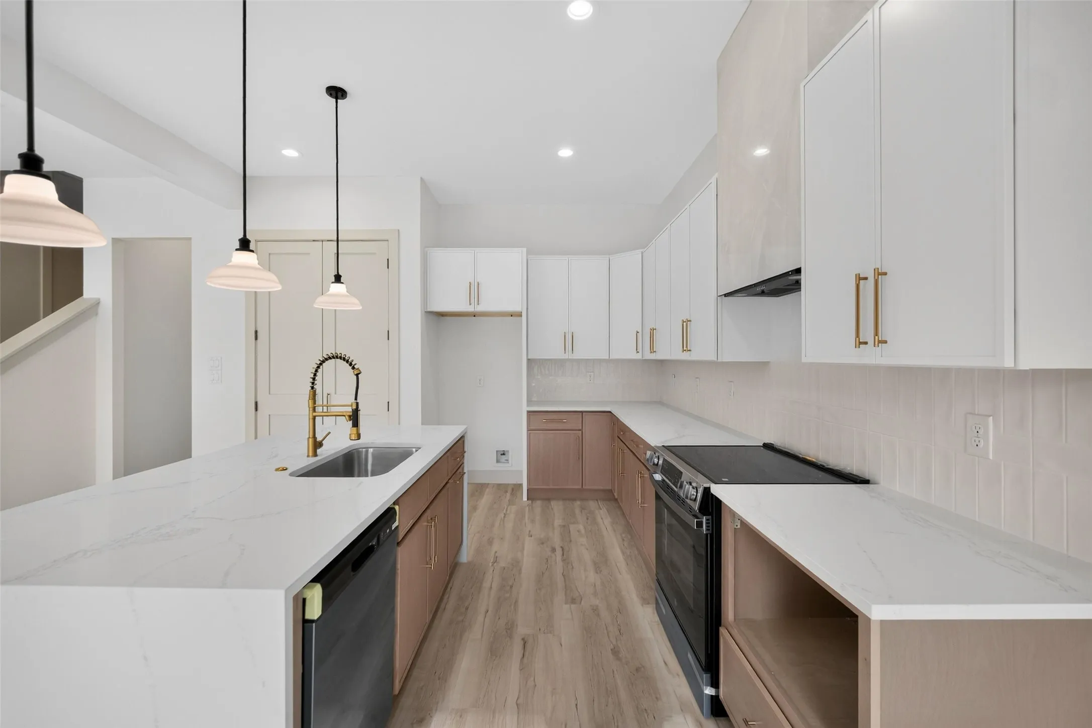 Single Family Residence For Sale in Dallas County , 341 Bonnie View Road, Dallas, Texas 75203, 4 Bedroom, 4 Bathroom, 2 Garage spaces, 2,248 Sqft, built in 2026, mls#21372303, Real Estate Agent in Dallas, Homes For Sale in Dallas county, Homes For Sale in Dallas, Realtor in Dallas Texas, Real Estate Brokerage Independent Realty Texas, Luminita Cordes Realtor