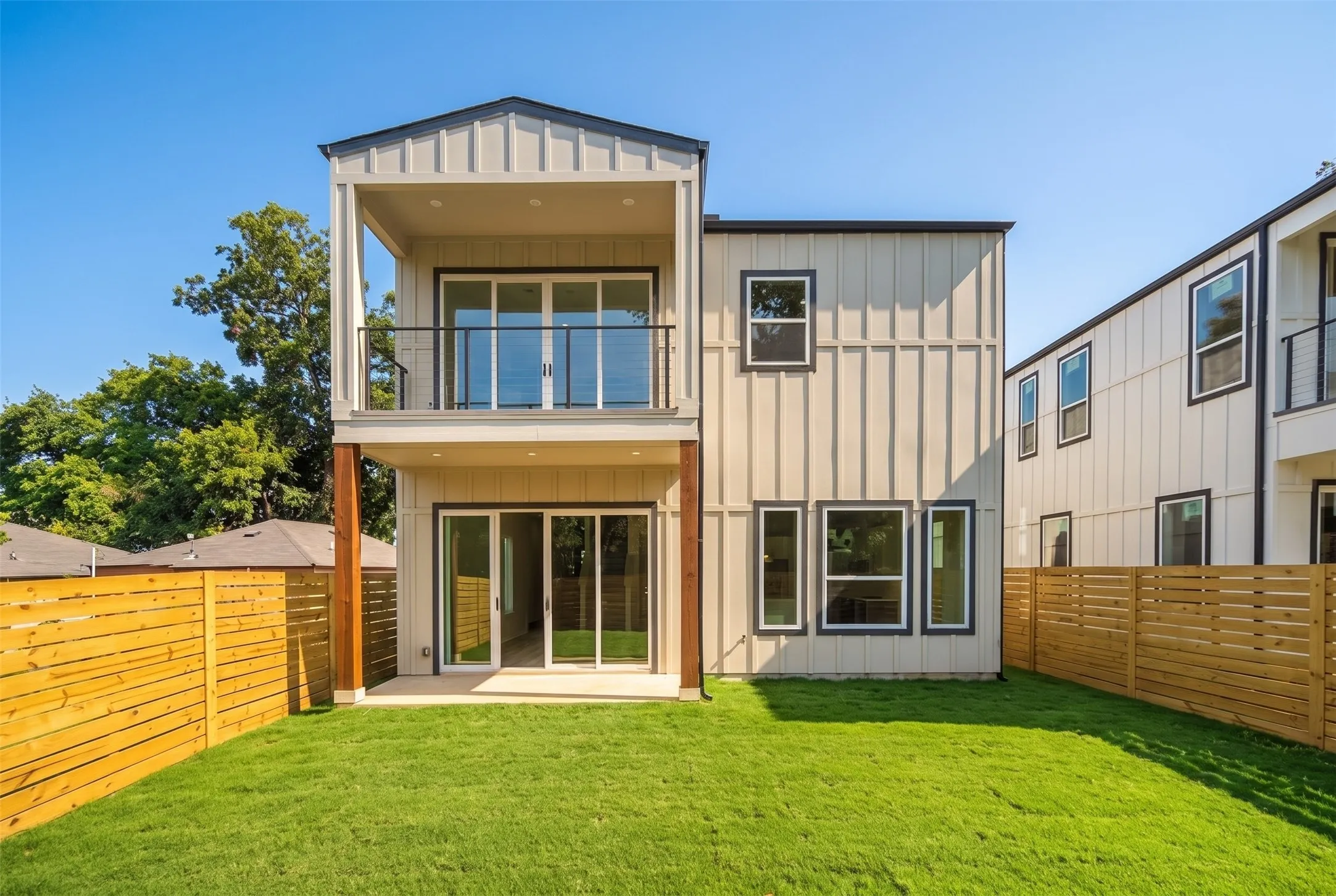 Single Family Residence For Sale in Dallas County , 341 Bonnie View Road, Dallas, Texas 75203, 4 Bedroom, 4 Bathroom, 2 Garage spaces, 2,248 Sqft, built in 2026, mls#21372303, Real Estate Agent in Dallas, Homes For Sale in Dallas county, Homes For Sale in Dallas, Realtor in Dallas Texas, Real Estate Brokerage Independent Realty Texas, Luminita Cordes Realtor