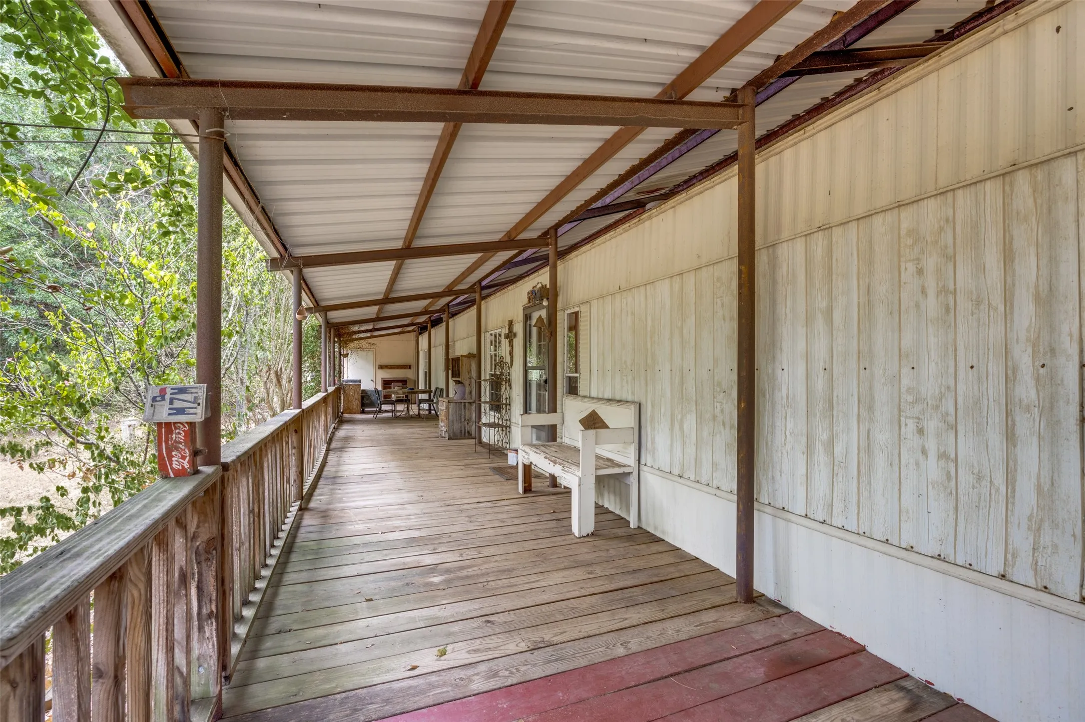 Mobile Home For Sale in Fannin County , 1842 County Road 1105, Ravenna, Texas 75476, 2 Bedroom, 2 Bathroom, Garage spaces, 1,078 Sqft, built in 1984, mls#21371579, Real Estate Agent in Ravenna, Homes For Sale in Fannin county, Homes For Sale in Ravenna, Realtor in Ravenna Texas, Real Estate Brokerage Independent Realty Texas, Luminita Cordes Realtor