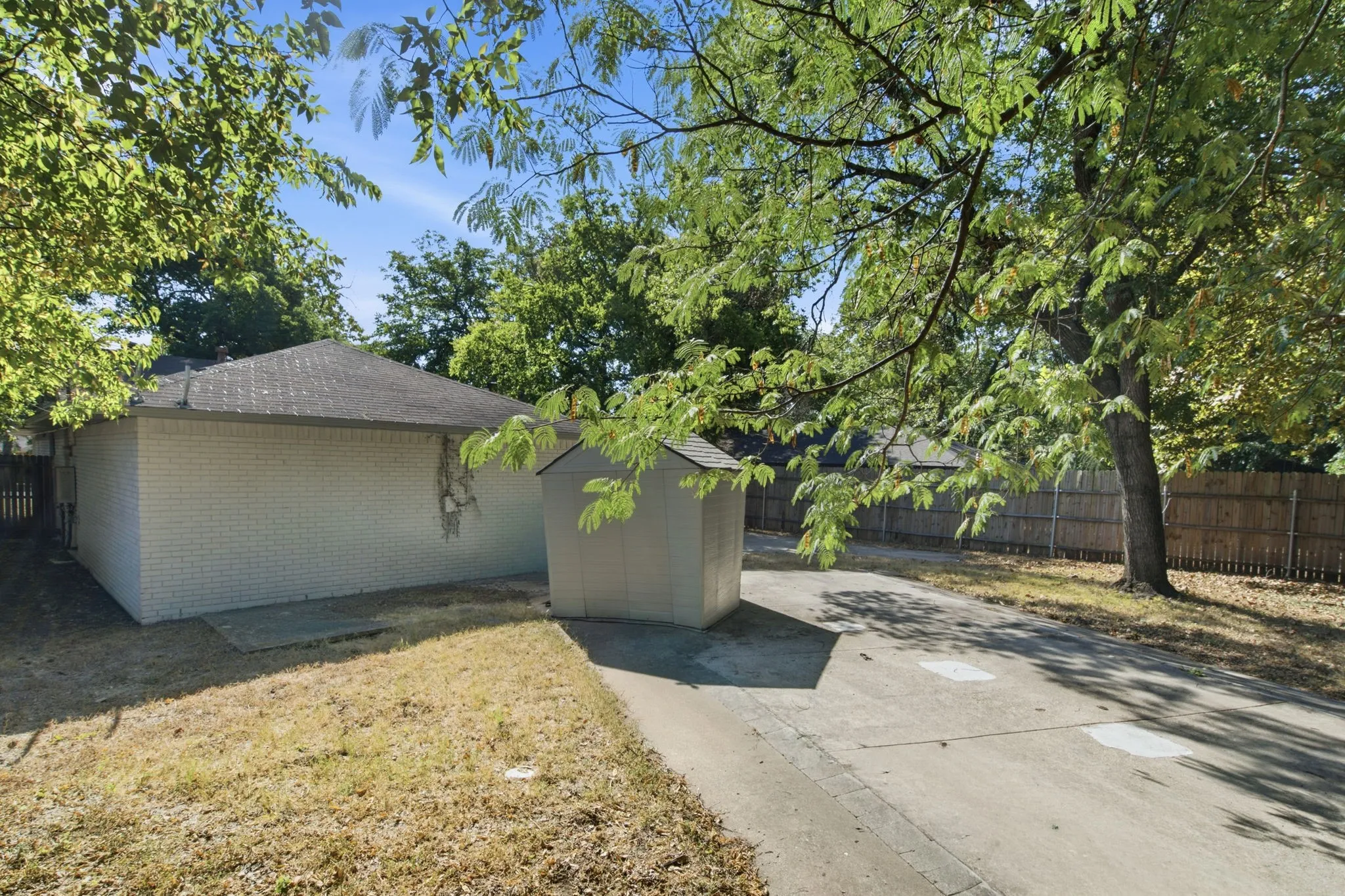 Single Family Residence For Sale in Dallas County , 3423 Boulder Drive, Dallas, Texas 75233, 4 Bedroom, 2 Bathroom, 2 Garage spaces, 1,626 Sqft, built in 1959, mls#21372976, Real Estate Agent in Dallas, Homes For Sale in Dallas county, Homes For Sale in Dallas, Realtor in Dallas Texas, Real Estate Brokerage Independent Realty Texas, Luminita Cordes Realtor