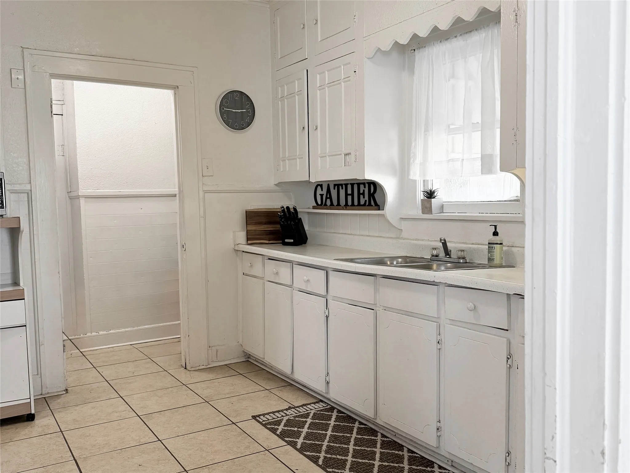 Single Family Residence For Sale in Tarrant County , 944 Marion Avenue, Fort Worth, Texas 76104, 2 Bedroom, 2 Bathroom, 2 Garage spaces, 1,593 Sqft, built in 1928, mls#21364508, Real Estate Agent in Fort Worth, Homes For Sale in Tarrant county, Homes For Sale in Fort Worth, Realtor in Fort Worth Texas, Real Estate Brokerage Independent Realty Texas, Luminita Cordes Realtor